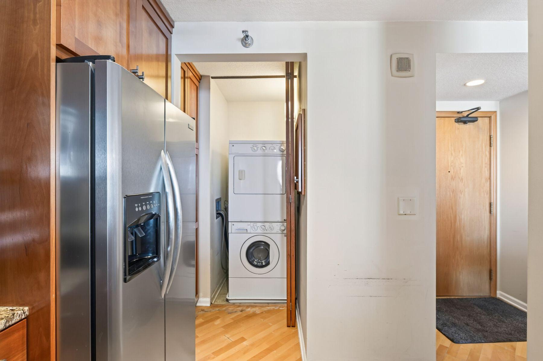 View of Residential at 401 1st Street #1023, Minneapolis MN 55401, Minneapolis (25 of 43) - Mike Wilen | Minnesota Team Real Estate