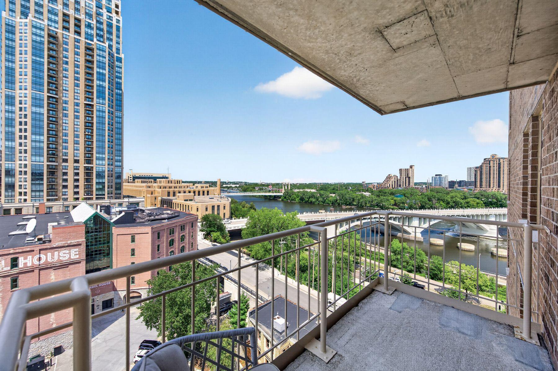 View of Residential at 401 1st Street #1023, Minneapolis MN 55401, Minneapolis (22 of 43) - Mike Wilen | Minnesota Team Real Estate