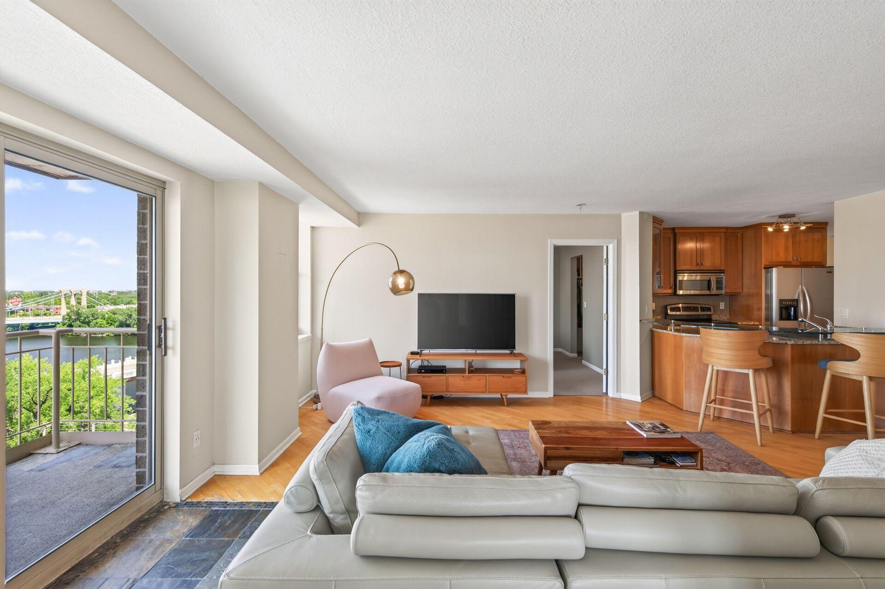 View of Residential at 401 1st Street #1023, Minneapolis MN 55401, Minneapolis (17 of 43) - Mike Wilen | Minnesota Team Real Estate