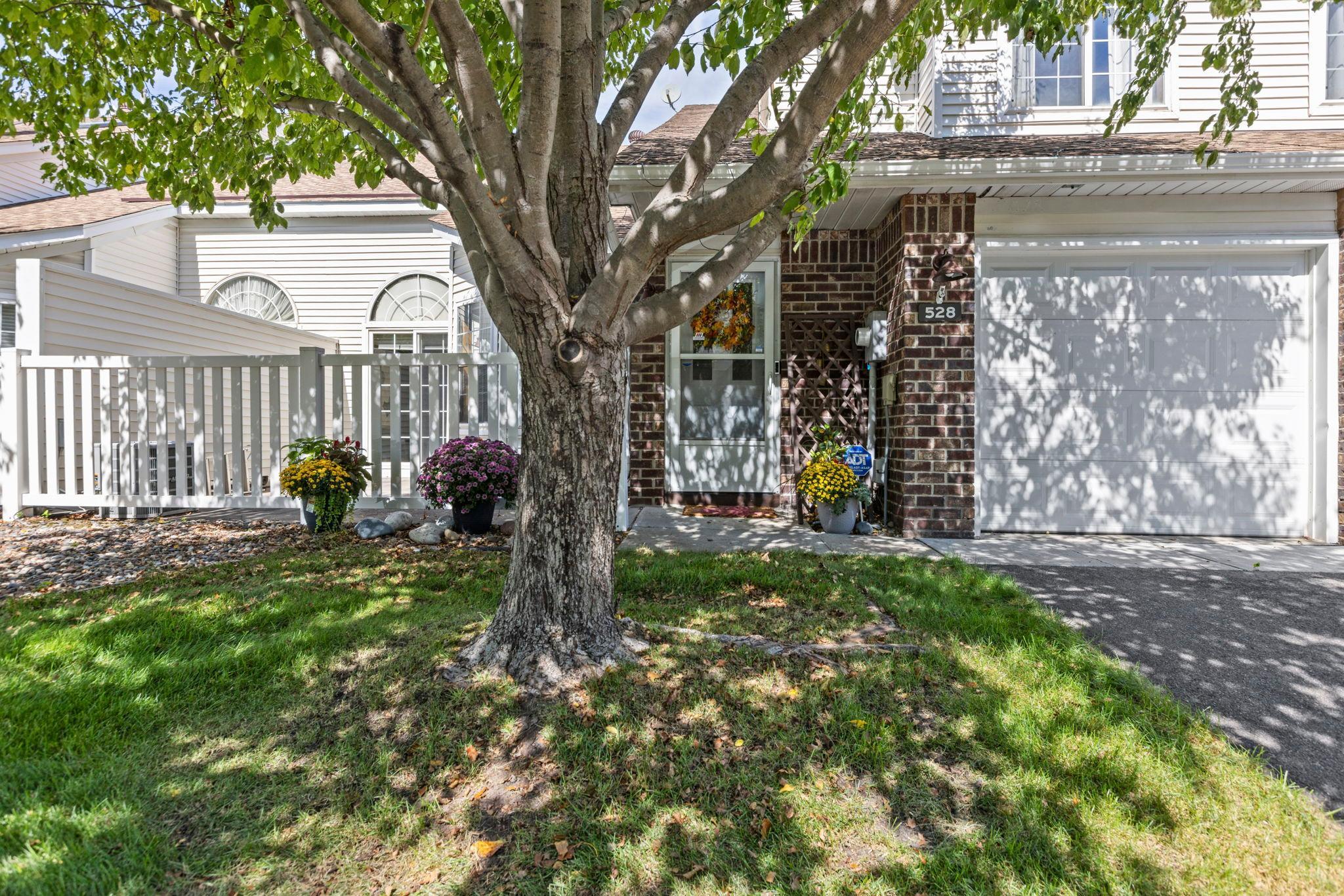 View of (TH) Side x Side at 528 Queens Gate, New Brighton - Mike Wilen | Minnesota Team Real Estate