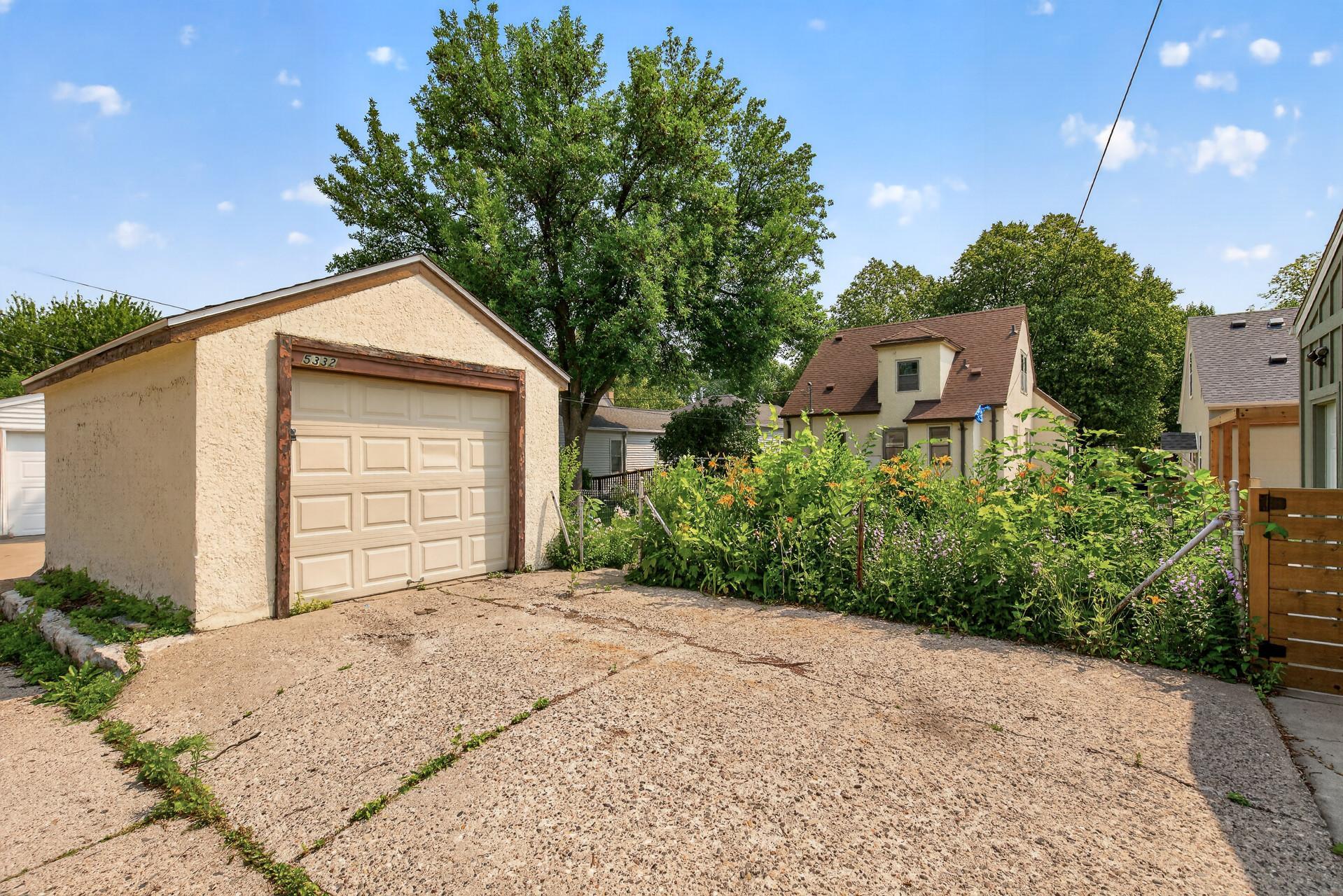 View of Residential at 5332 14th Avenue, Minneapolis MN 55417, Minneapolis (22 of 28) - Mike Wilen | Minnesota Team Real Estate