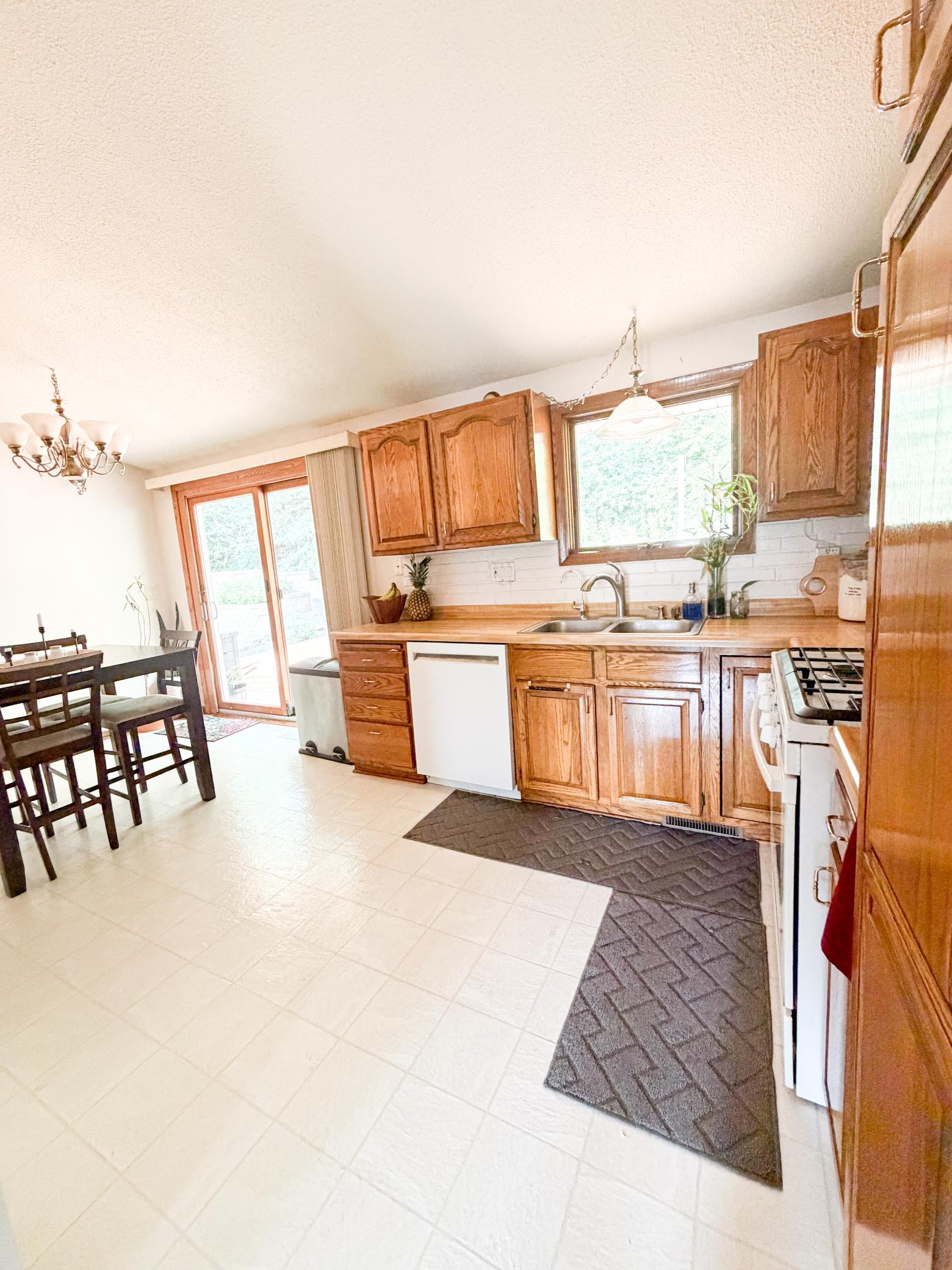 View of Residential at 1516 Maywood Drive, South Saint Paul MN 55075, South Saint Paul (6 of 25) - Mike Wilen | Minnesota Team Real Estate