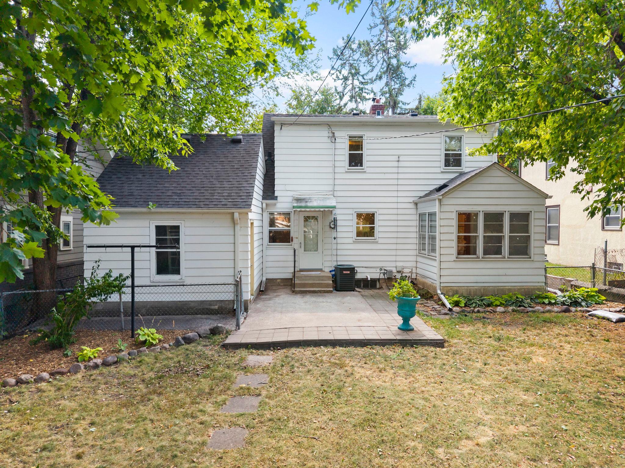View of Residential at 1047 Dayton Avenue, Saint Paul MN 55104, Saint Paul (43 of 49) - Mike Wilen | Minnesota Team Real Estate