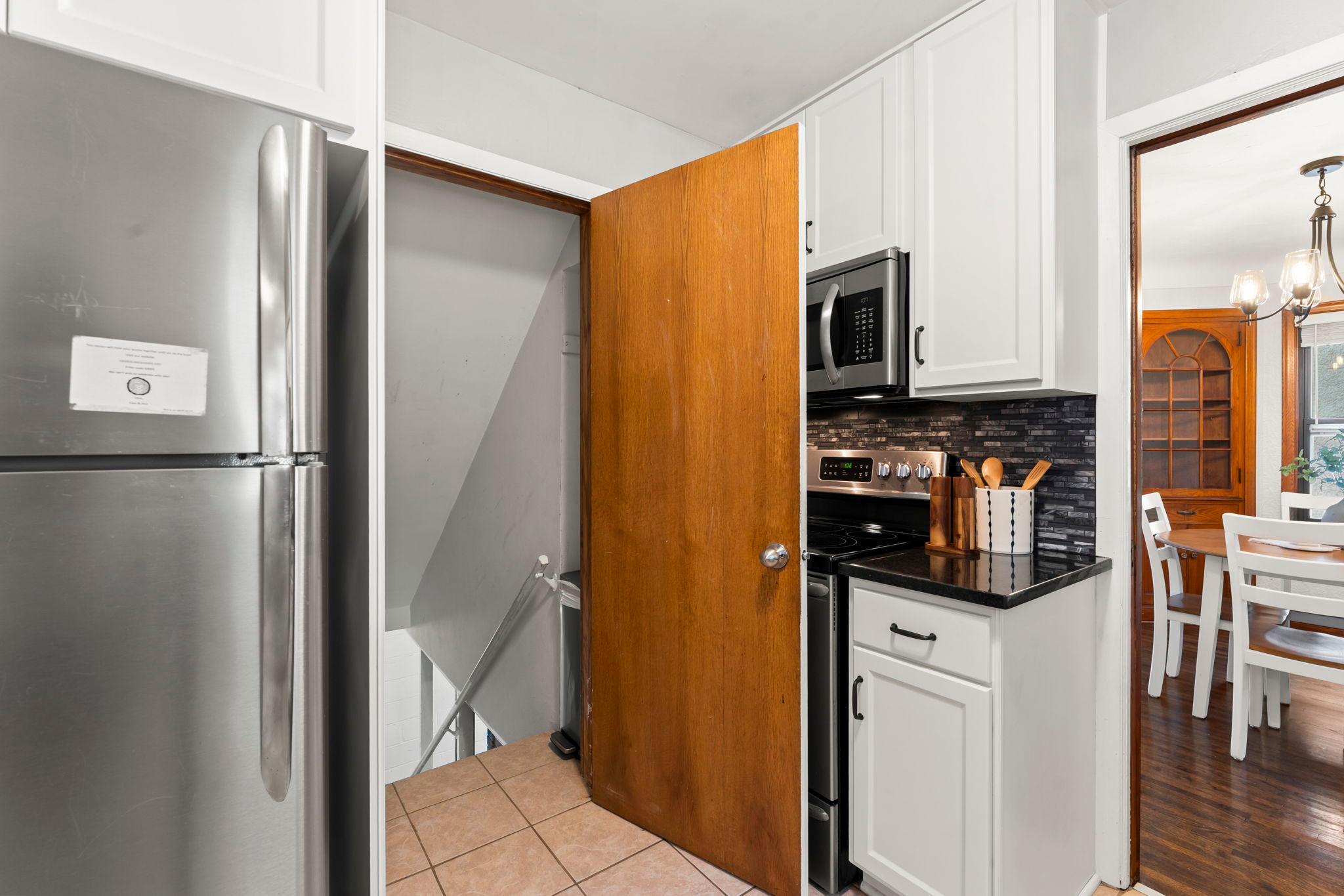 View of Residential at 1047 Dayton Avenue, Saint Paul MN 55104, Saint Paul (33 of 49) - Mike Wilen | Minnesota Team Real Estate