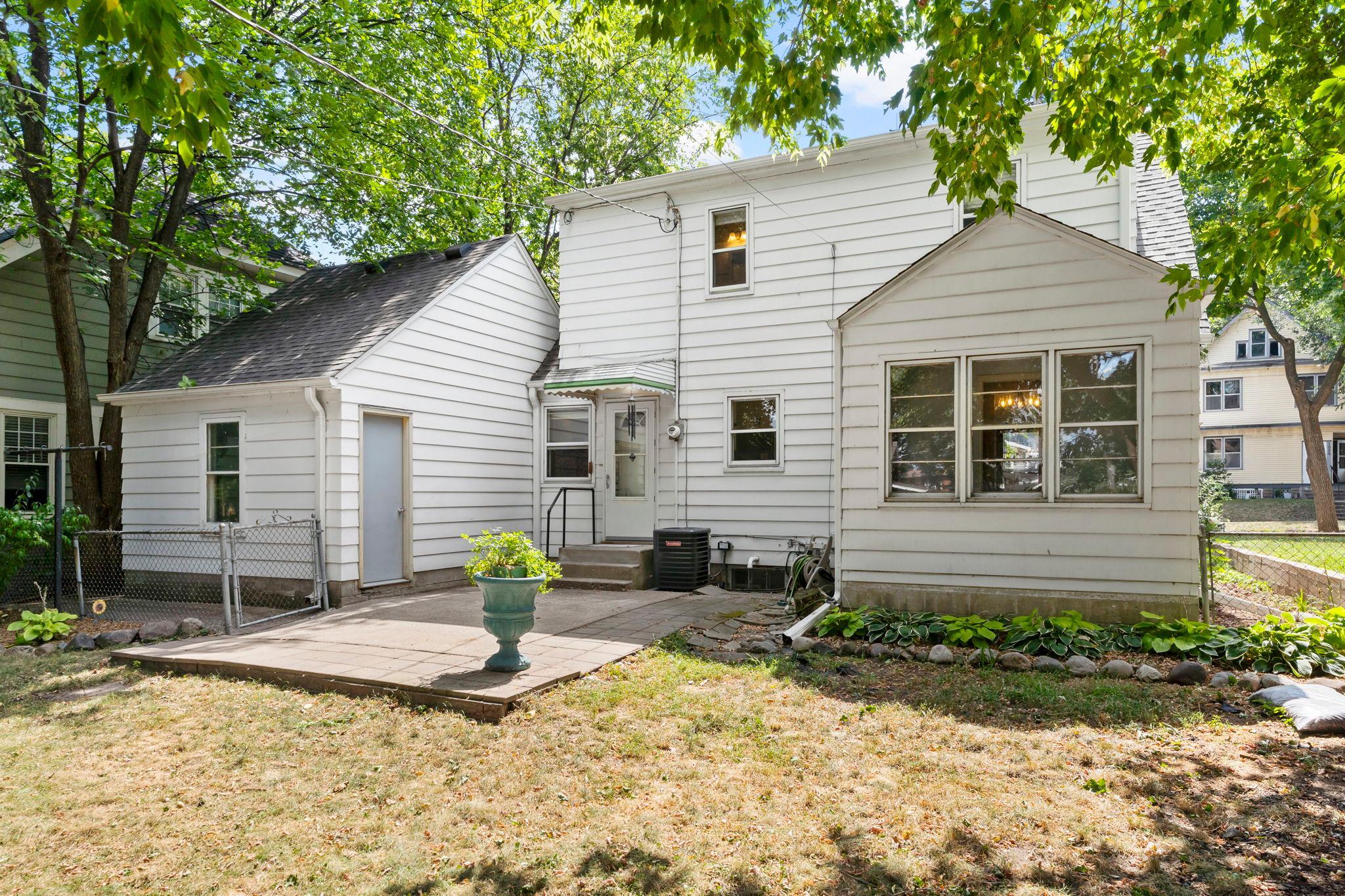 View of Residential at 1047 Dayton Avenue, Saint Paul MN 55104, Saint Paul (29 of 49) - Mike Wilen | Minnesota Team Real Estate