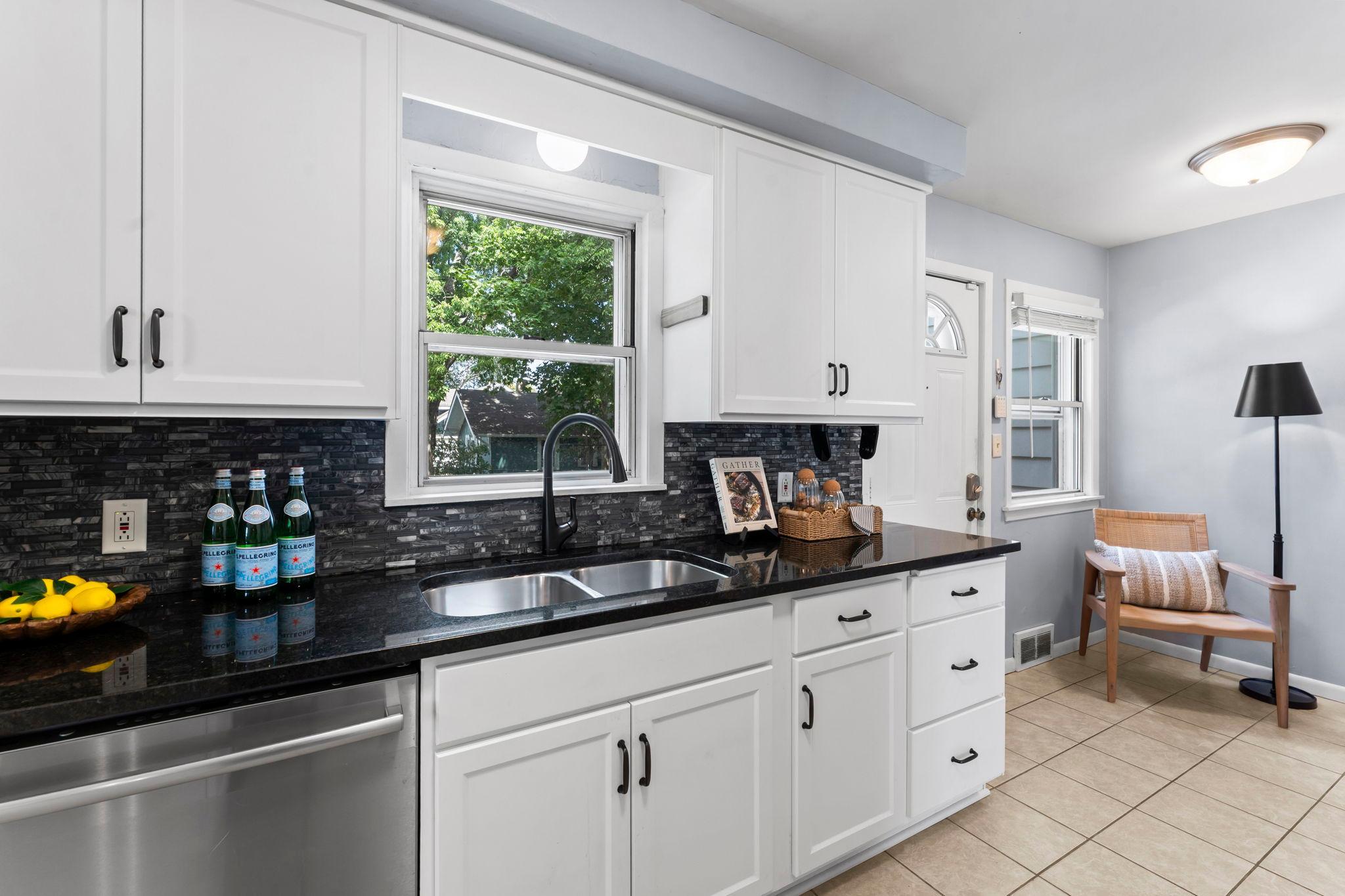 View of Residential at 1047 Dayton Avenue, Saint Paul MN 55104, Saint Paul (11 of 49) - Mike Wilen | Minnesota Team Real Estate