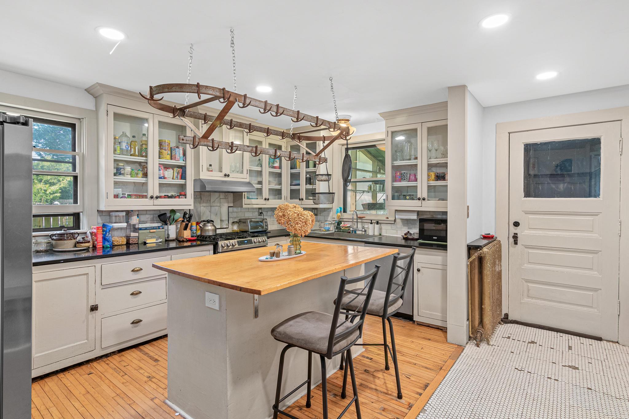View of Residential at 1629 Bryant Avenue, Minneapolis MN 55411, Minneapolis (10 of 31) - Mike Wilen | Minnesota Team Real Estate