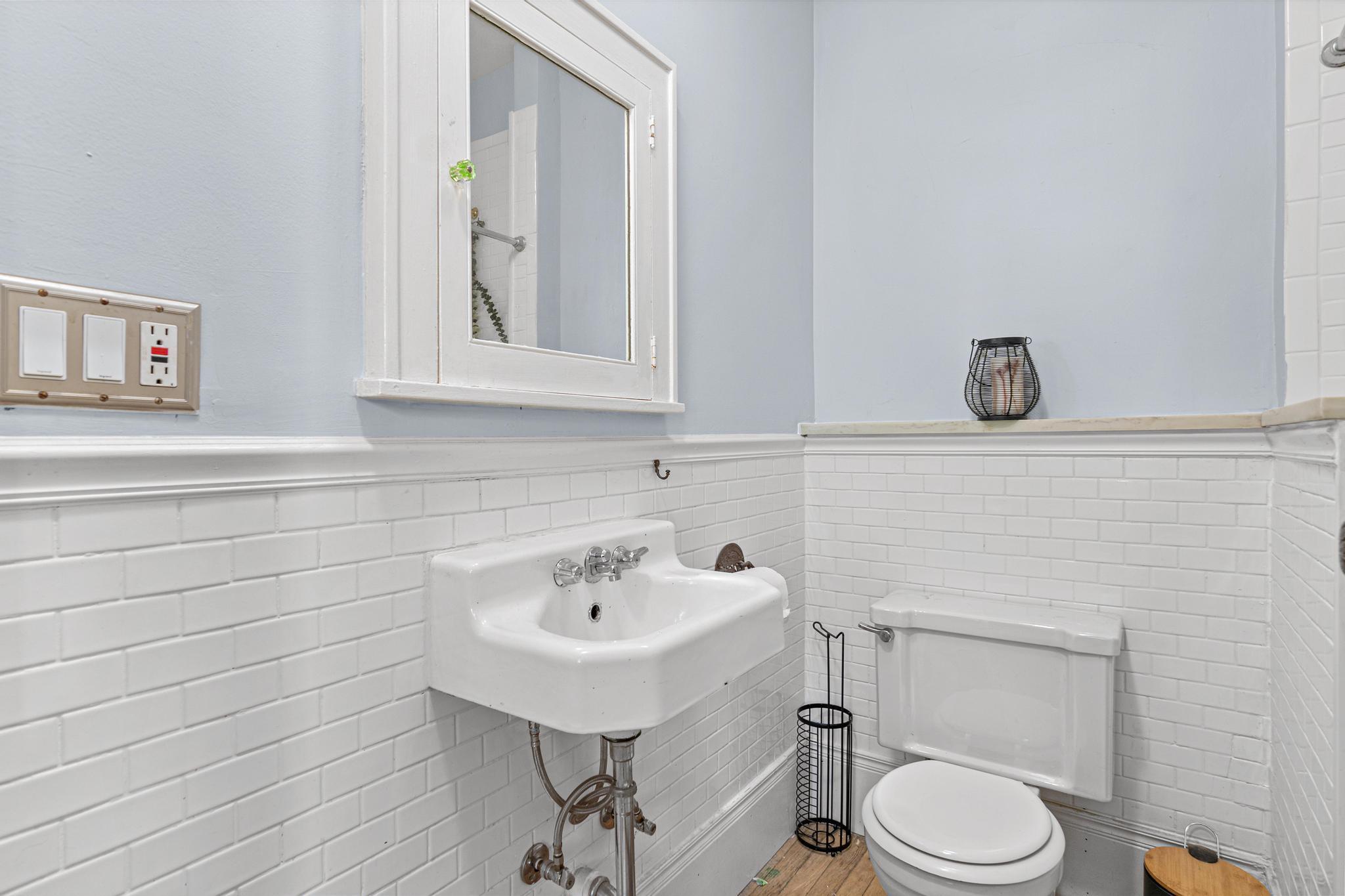 View of Residential at 1629 Bryant Avenue, Minneapolis MN 55411, Minneapolis (18 of 31) - Mike Wilen | Minnesota Team Real Estate