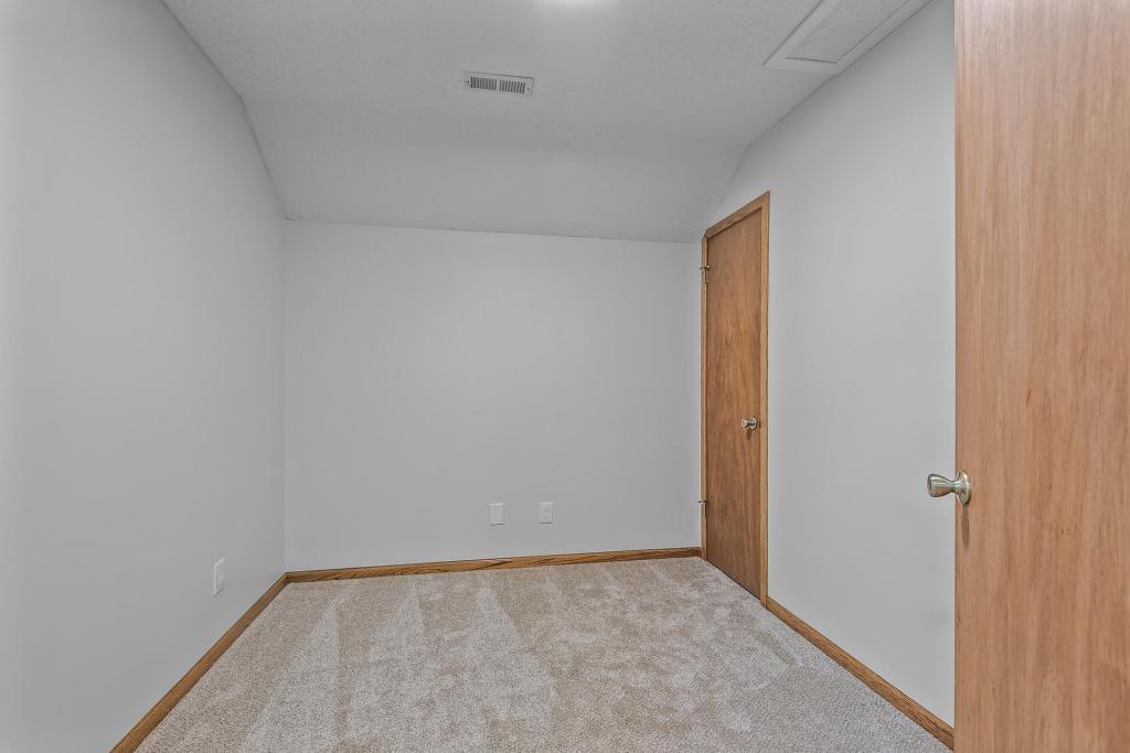 View of Residential at 833 Tyrol Lane, Shakopee MN 55379, Shakopee (46 of 63) - Mike Wilen | Minnesota Team Real Estate