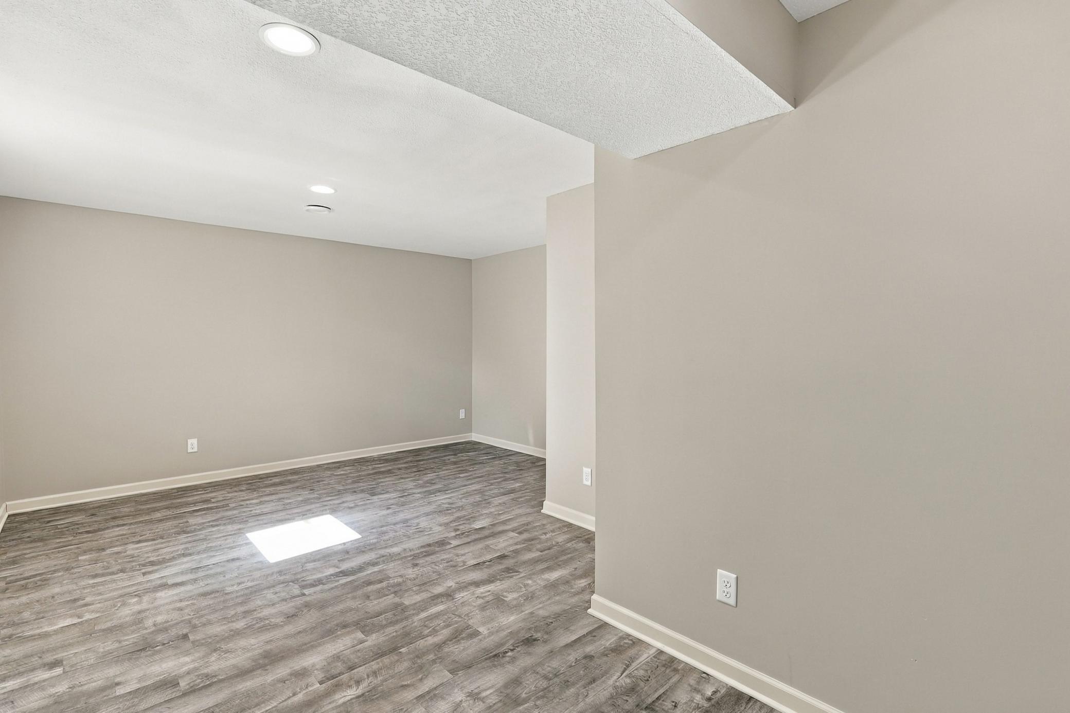 View of Residential at 1560 Oakbrooke Terrace, Eagan MN 55122, Eagan (30 of 47) - Mike Wilen | Minnesota Team Real Estate