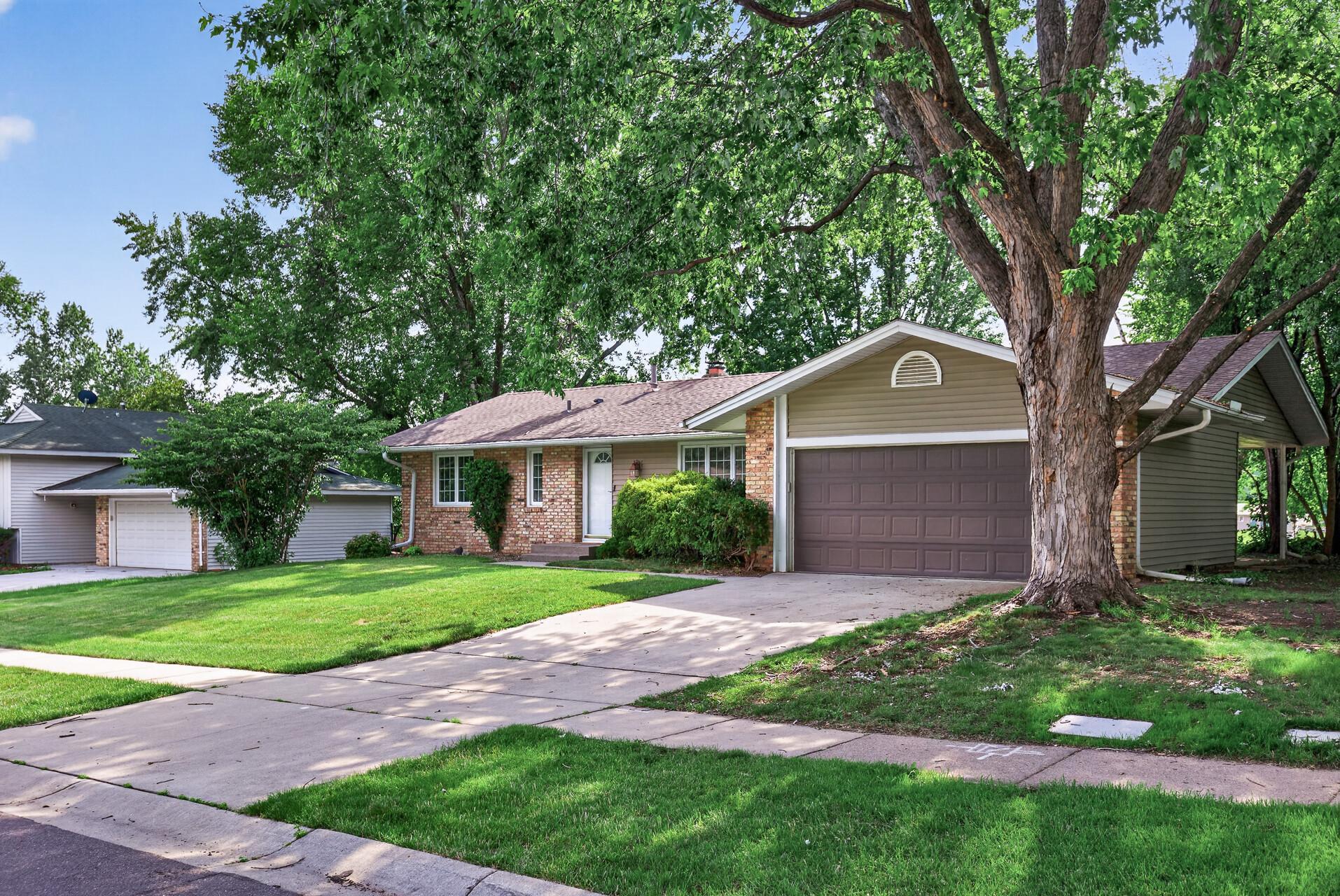 View of Residential at 13769 Fairlawn Avenue, Apple Valley MN 55124, Apple Valley (26 of 35) - Mike Wilen | Minnesota Team Real Estate