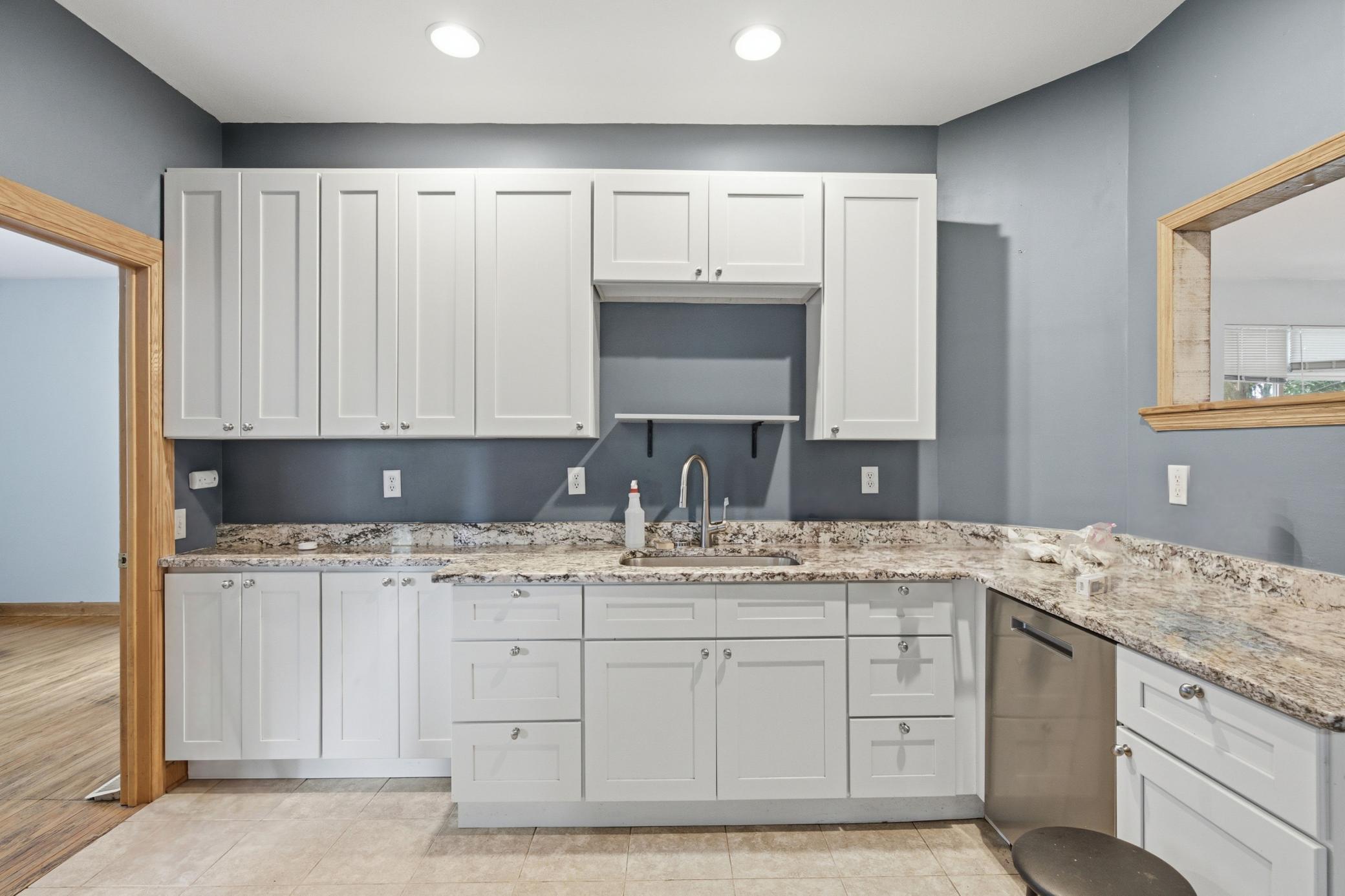 View of Residential at 1472 Concordia Avenue, Saint Paul MN 55104, Saint Paul (11 of 47) - Mike Wilen | Minnesota Team Real Estate