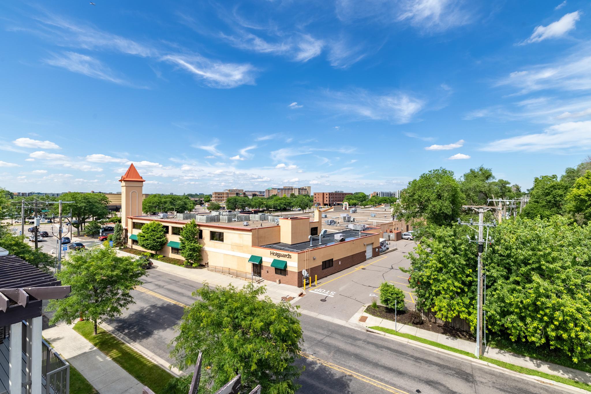 View of Residential at 3970 Wooddale Avenue #202D, Saint Louis Park MN 55416, Saint Louis Park (31 of 34) - Mike Wilen | Minnesota Team Real Estate