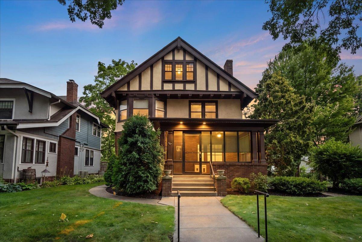View of Residential at 887 Ashland Avenue, Saint Paul MN 55104, Saint Paul - Mike Wilen | Minnesota Team Real Estate