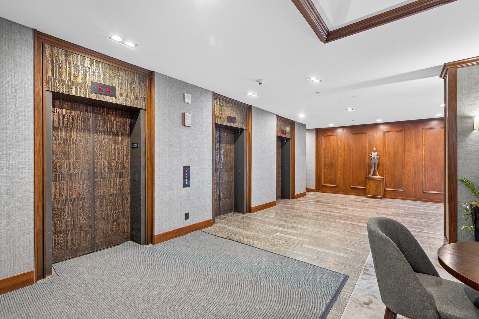 View of Residential at 1235 Yale Place #101, Minneapolis MN 55403, Minneapolis (39 of 79) - Mike Wilen | Minnesota Team Real Estate