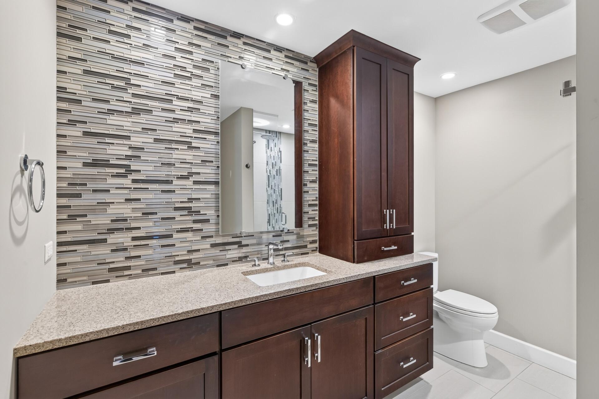 View of Residential at 1235 Yale Place #101, Minneapolis MN 55403, Minneapolis (29 of 79) - Mike Wilen | Minnesota Team Real Estate