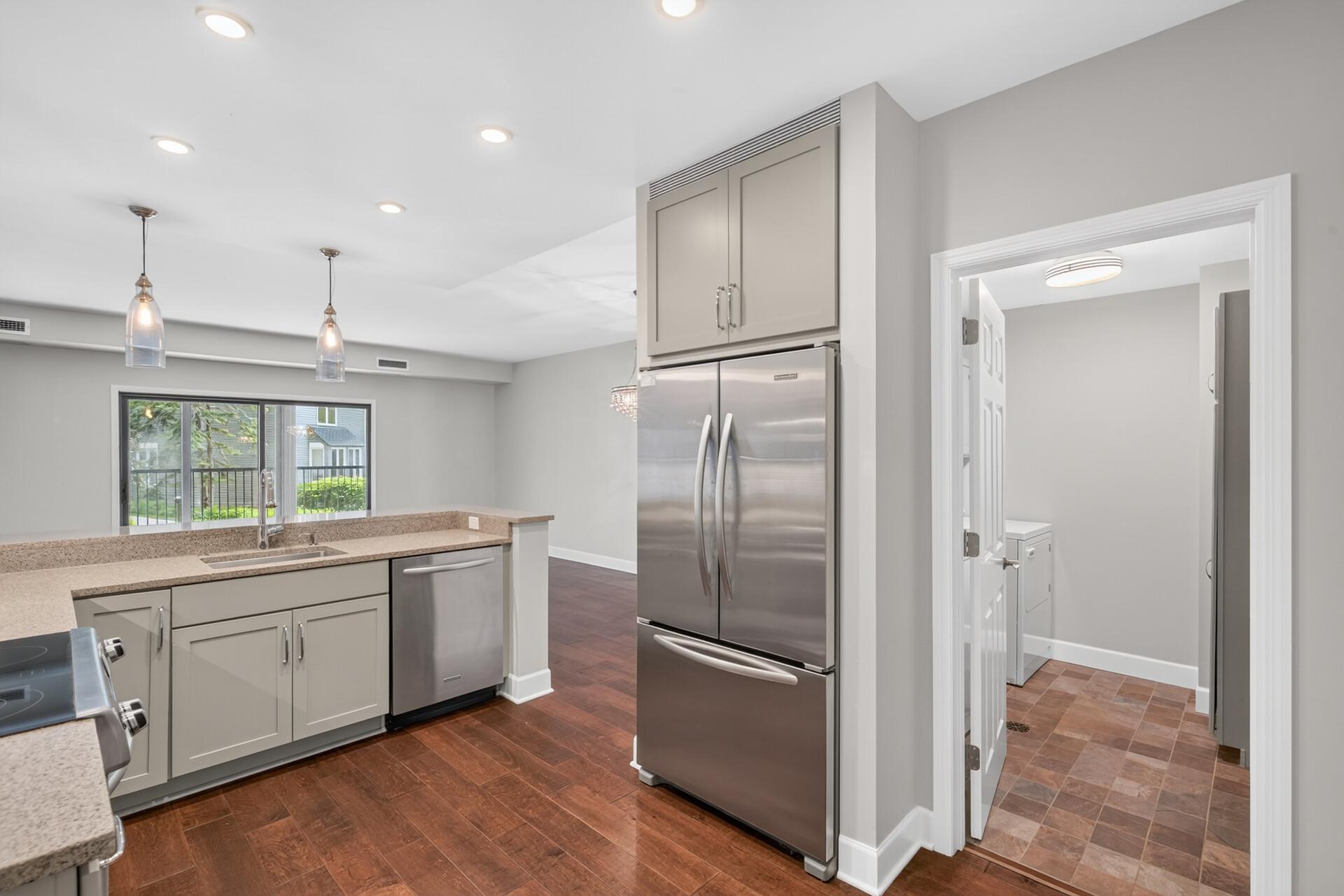 View of Residential at 1235 Yale Place #101, Minneapolis MN 55403, Minneapolis (9 of 79) - Mike Wilen | Minnesota Team Real Estate