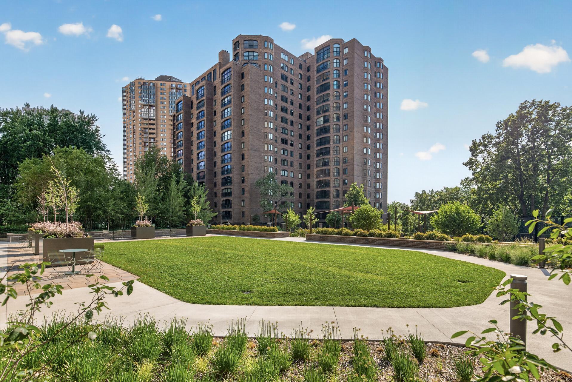 View of Residential at 1235 Yale Place #101, Minneapolis MN 55403, Minneapolis (70 of 79) - Mike Wilen | Minnesota Team Real Estate