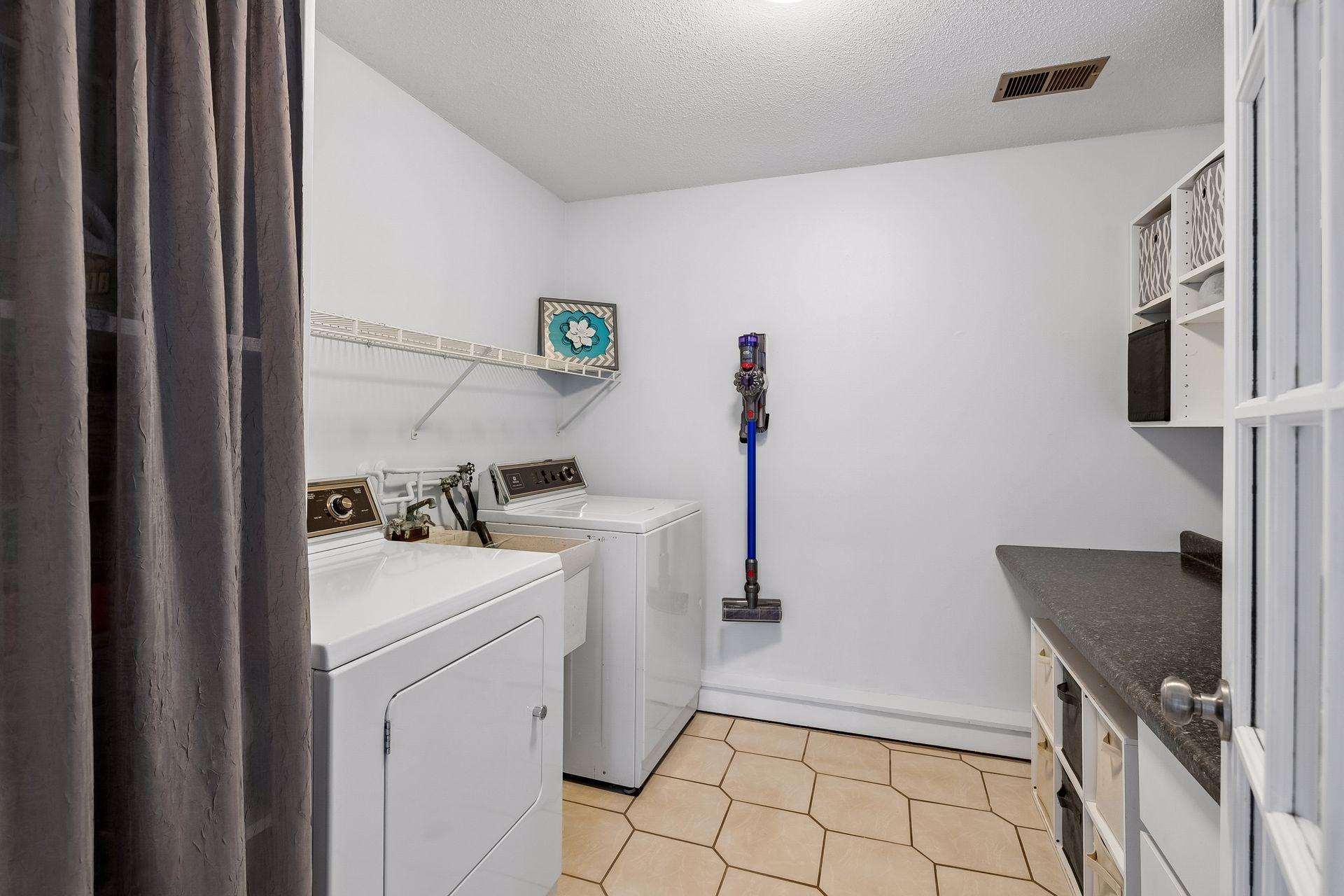 View of Residential at 5722 Hyland Courts Drive, Bloomington MN 55437, Bloomington (35 of 55) - Mike Wilen | Minnesota Team Real Estate