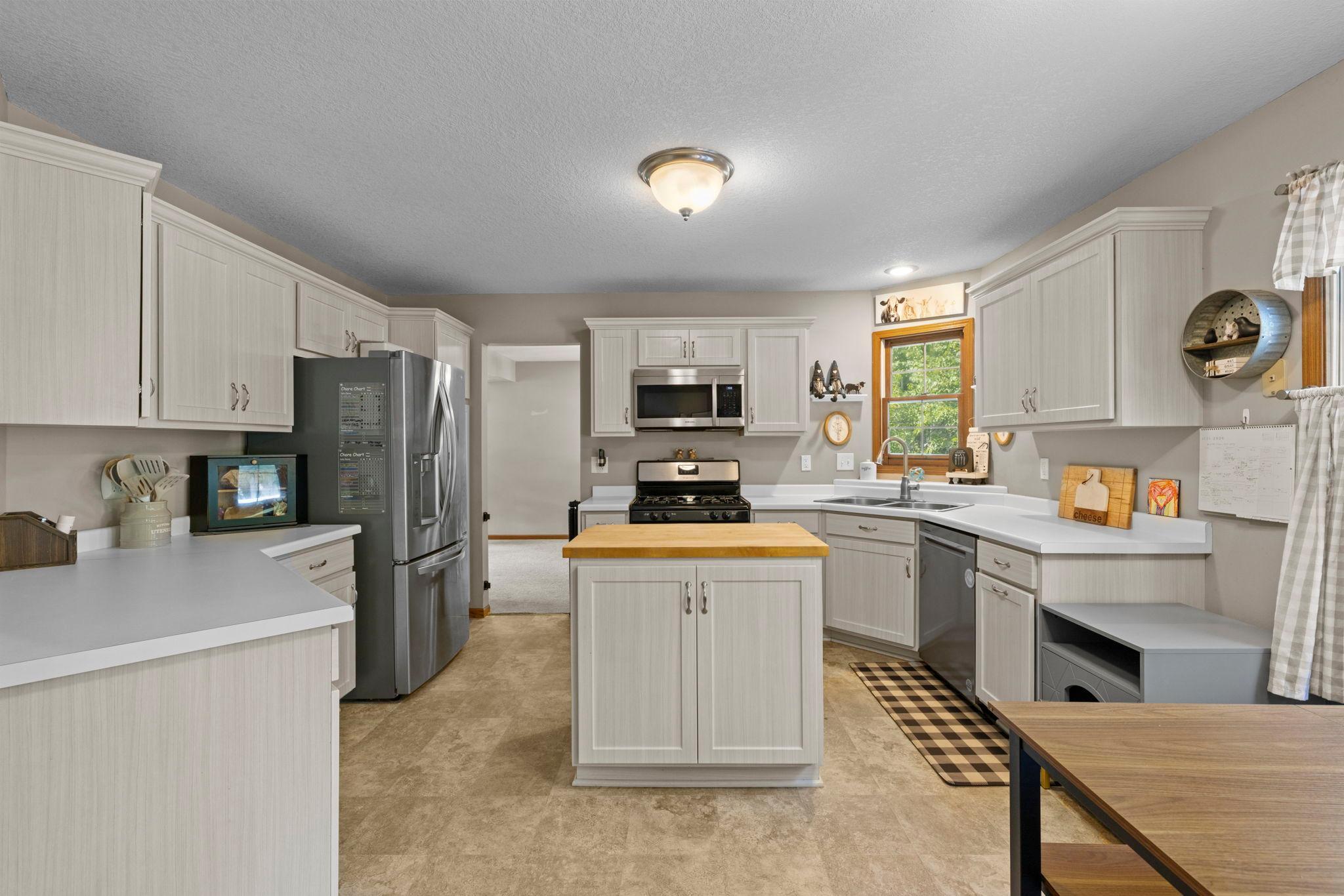 View of Residential at 11107 Rhode Island Avenue, Bloomington MN 55438, Bloomington (12 of 65) - Mike Wilen | Minnesota Team Real Estate
