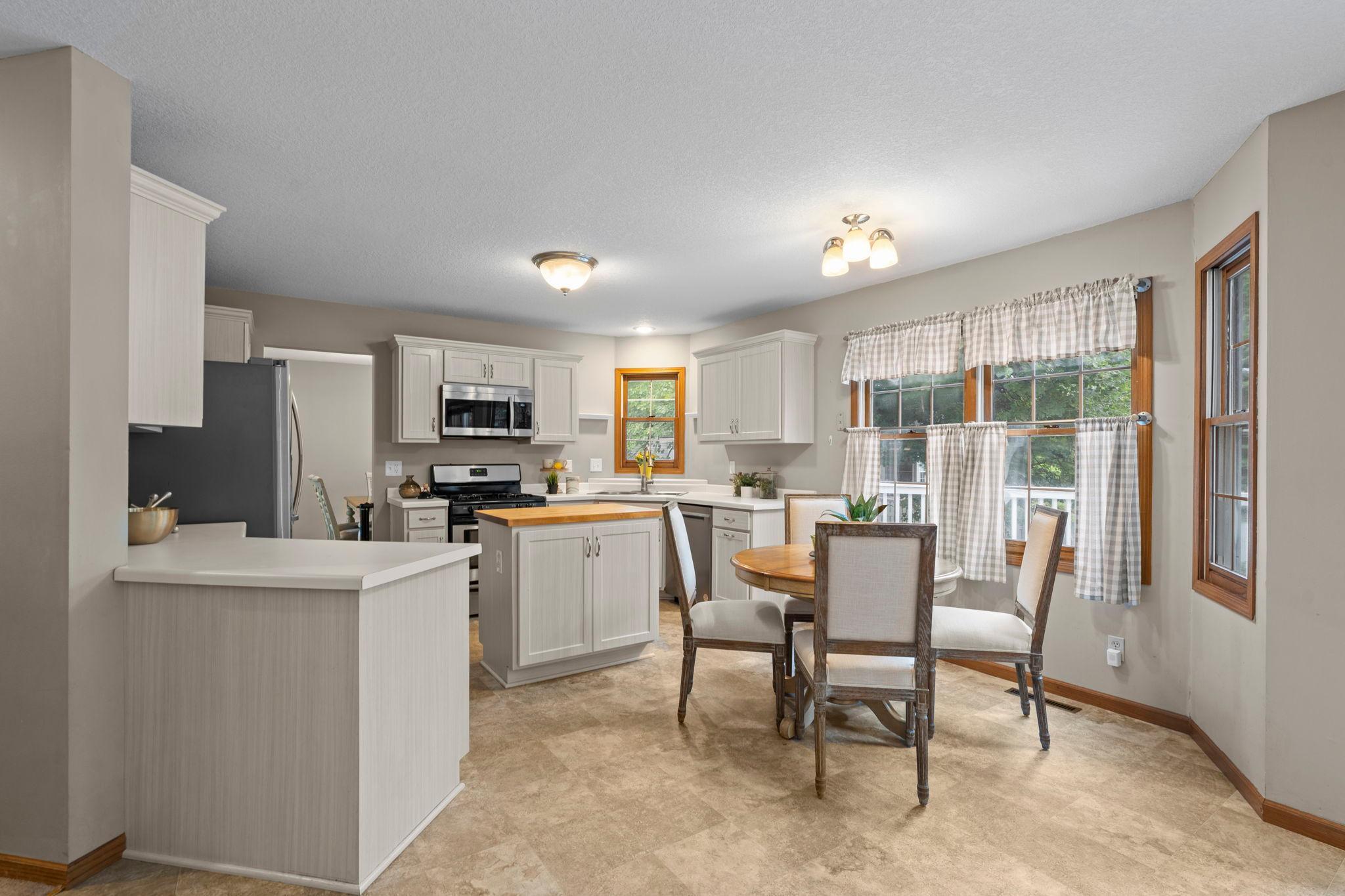 View of Residential at 11107 Rhode Island Avenue, Bloomington MN 55438, Bloomington (9 of 65) - Mike Wilen | Minnesota Team Real Estate