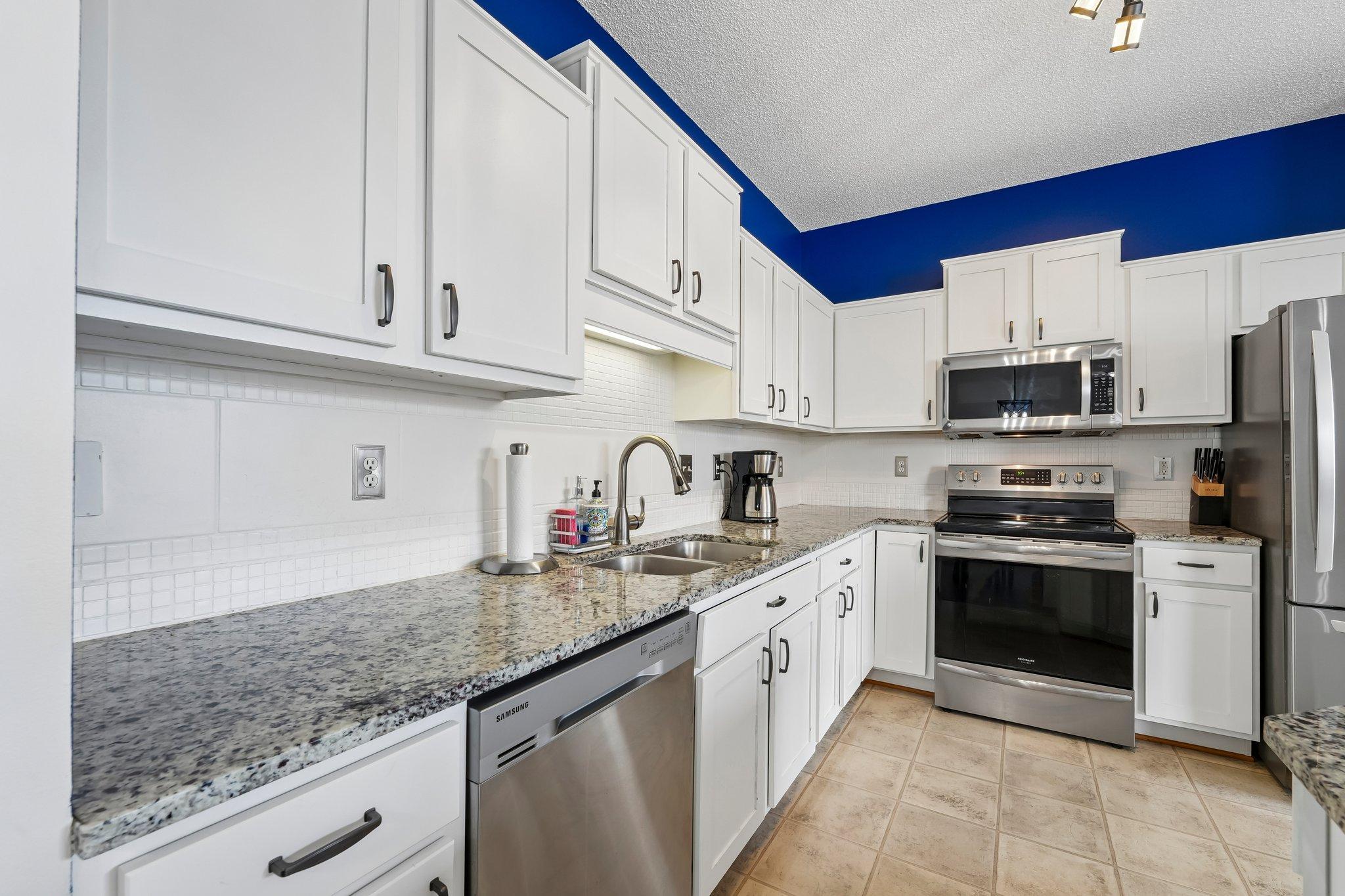 View of Residential at 20651 Hampshire Way, Lakeville MN 55044, Lakeville (14 of 29) - Mike Wilen | Minnesota Team Real Estate
