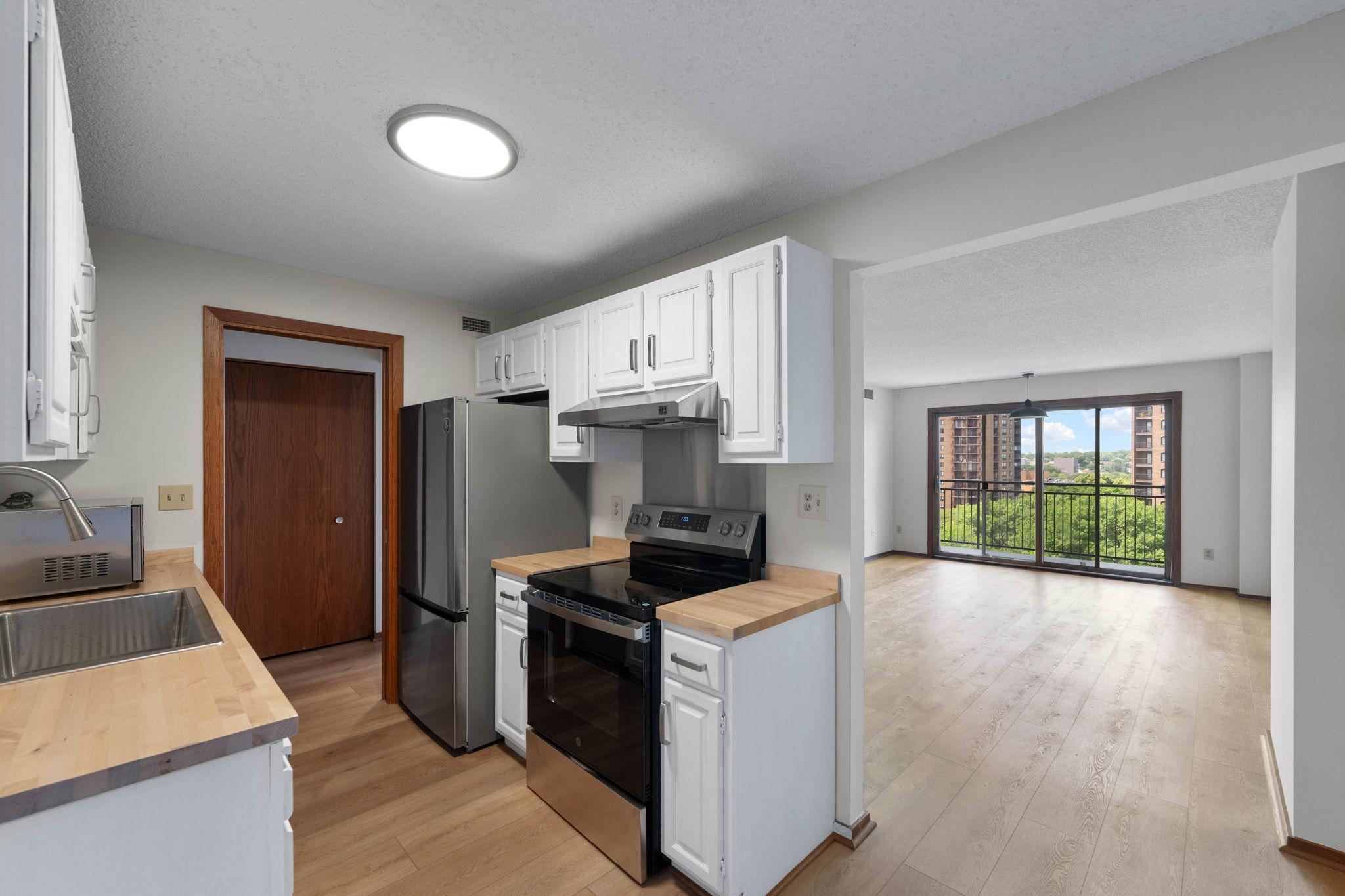 View of Residential at 1225 Lasalle Avenue #1106, Minneapolis MN 55403, Minneapolis (10 of 24) - Mike Wilen | Minnesota Team Real Estate