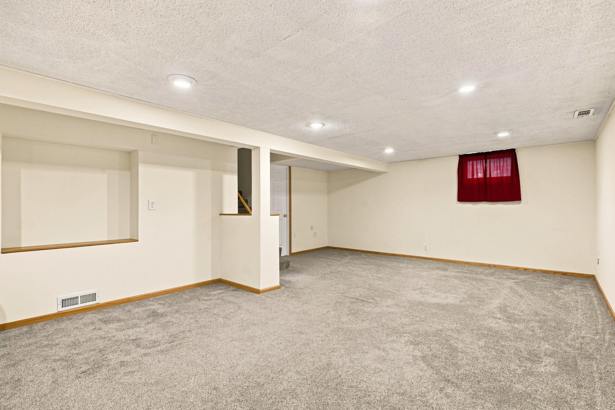 View of Residential at 1101 Lynde Drive, Fridley MN 55432, Fridley (29 of 42) - Mike Wilen | Minnesota Team Real Estate