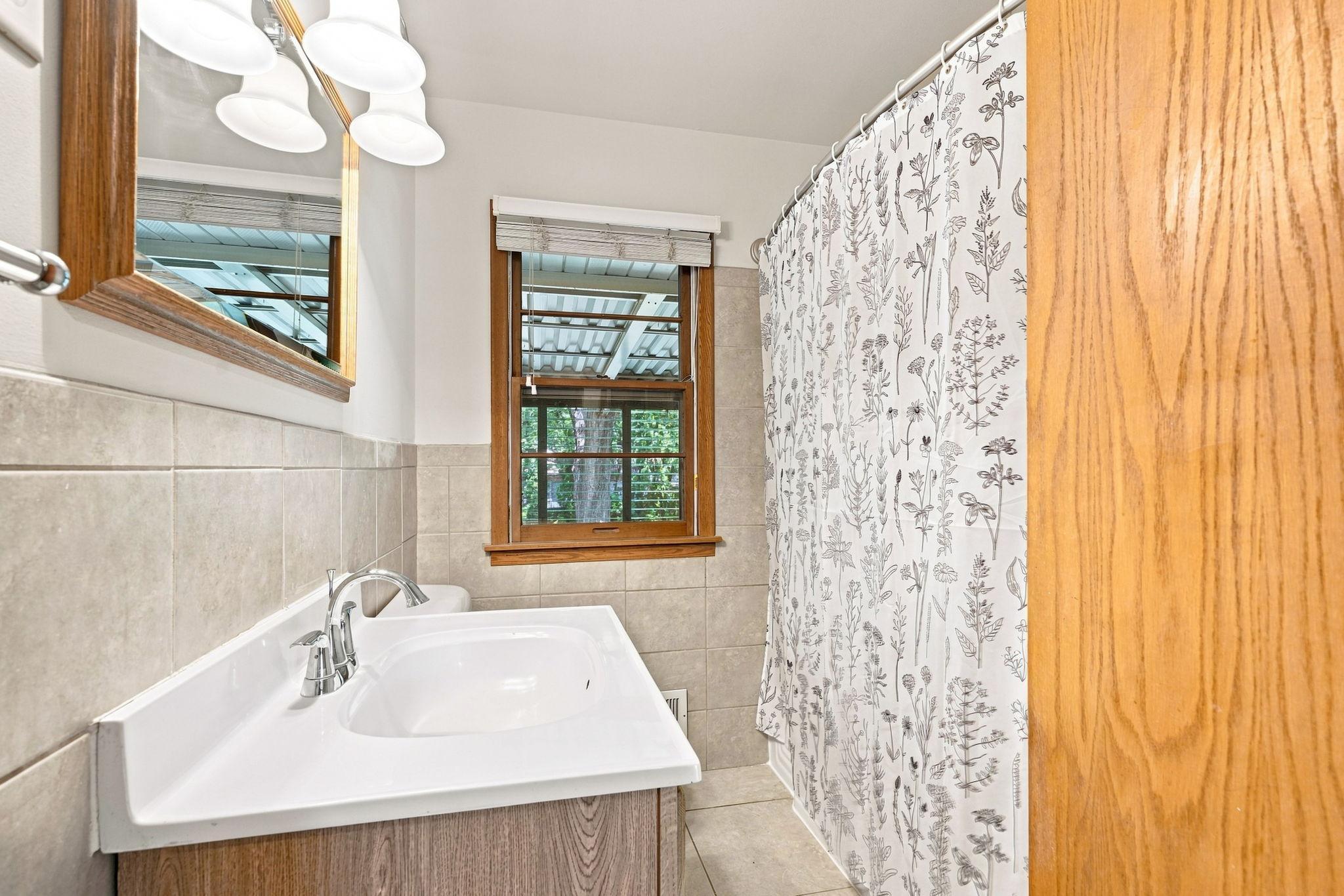 View of Residential at 1101 Lynde Drive, Fridley MN 55432, Fridley (20 of 42) - Mike Wilen | Minnesota Team Real Estate