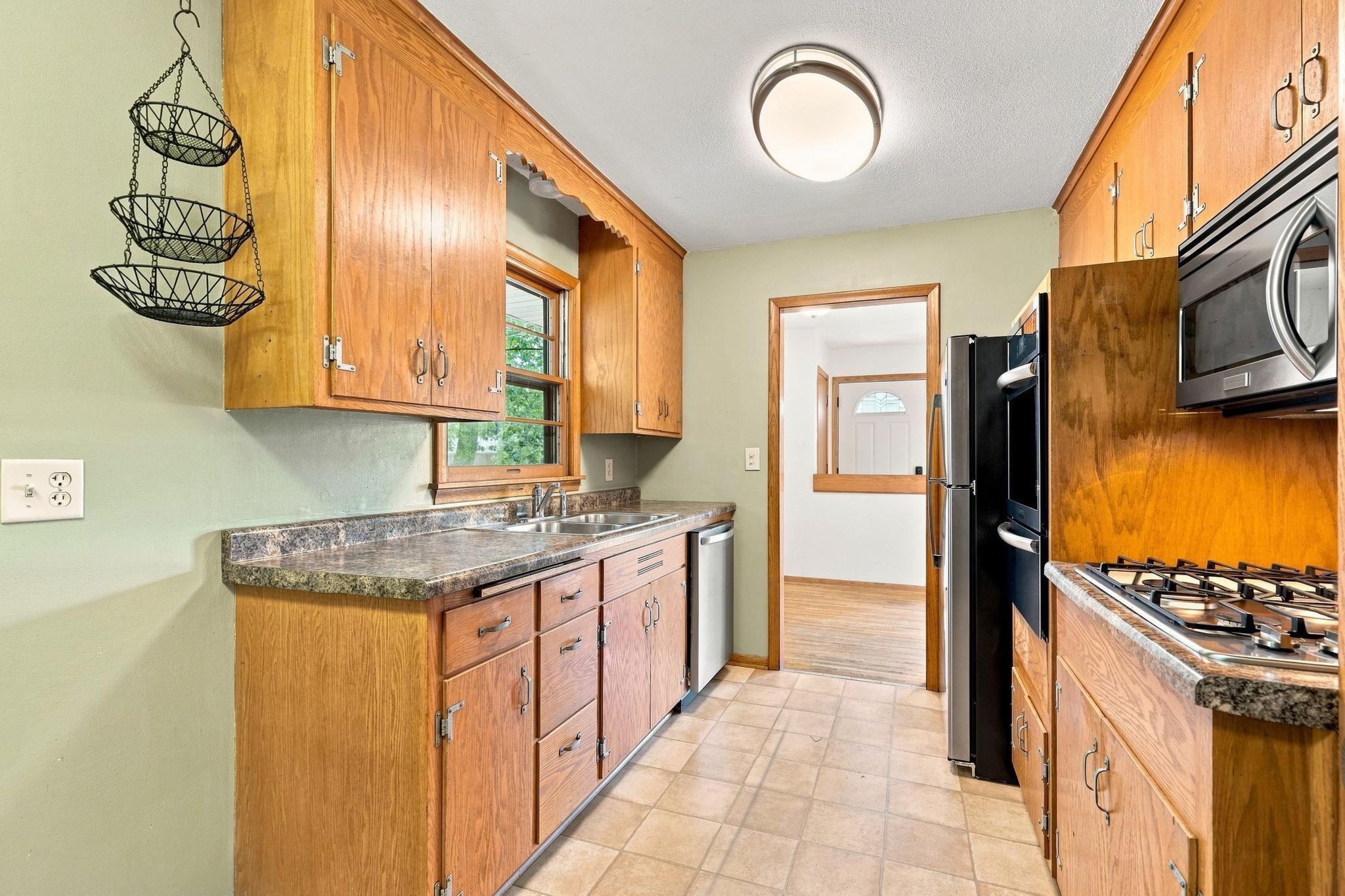 View of Residential at 1101 Lynde Drive, Fridley MN 55432, Fridley (13 of 42) - Mike Wilen | Minnesota Team Real Estate