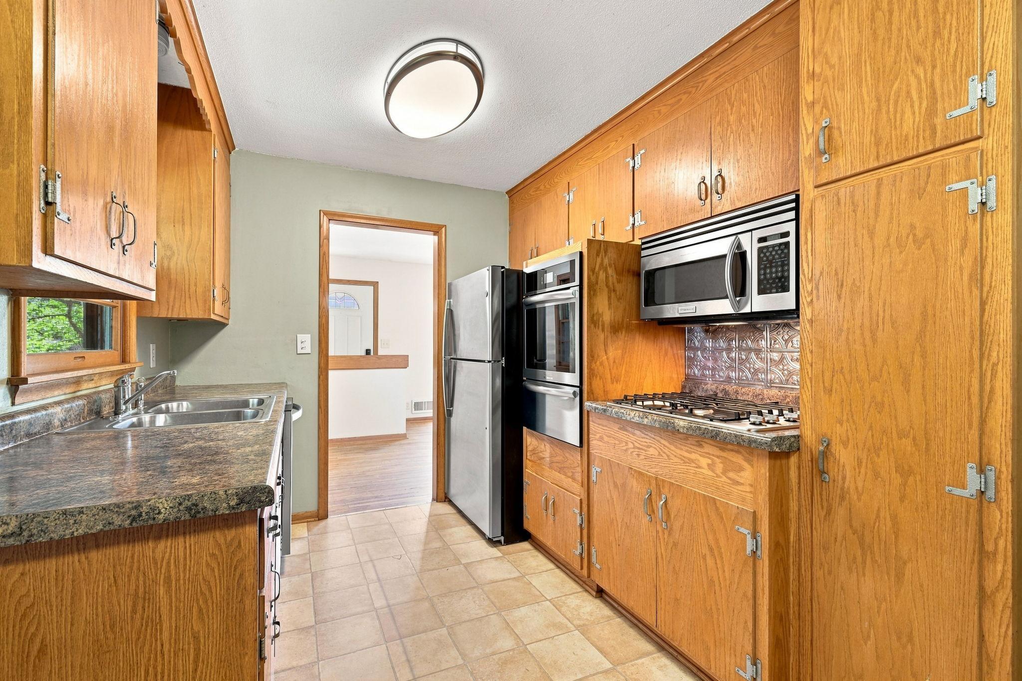 View of Residential at 1101 Lynde Drive, Fridley MN 55432, Fridley (12 of 42) - Mike Wilen | Minnesota Team Real Estate