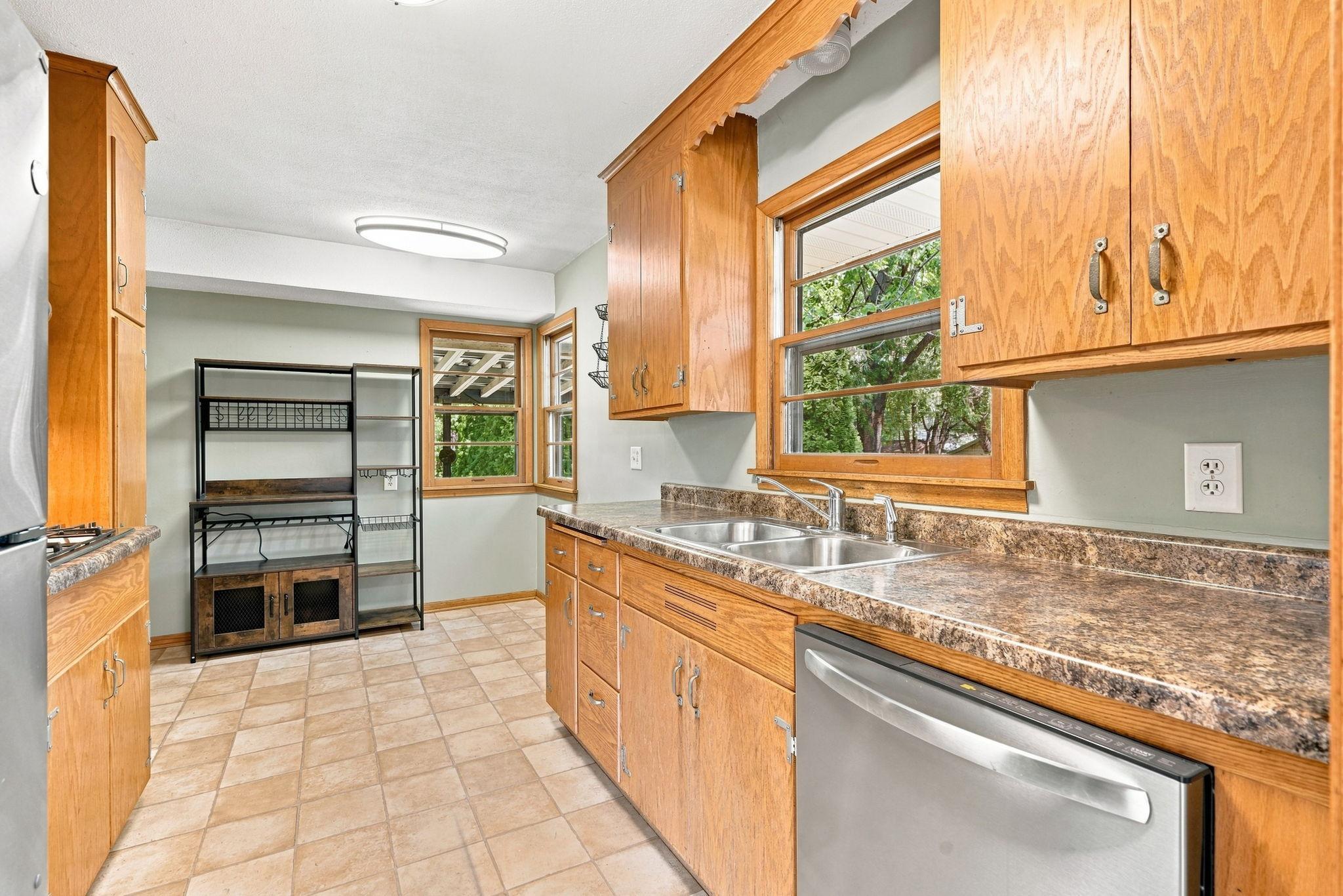 View of Residential at 1101 Lynde Drive, Fridley MN 55432, Fridley (11 of 42) - Mike Wilen | Minnesota Team Real Estate
