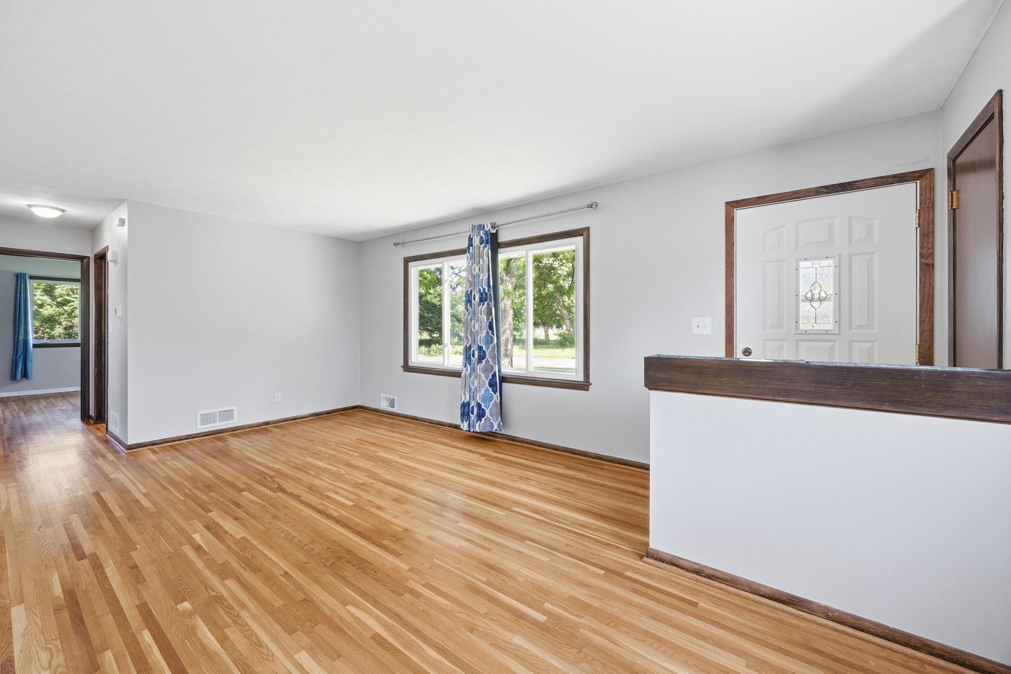 View of Residential at 821 Sterling Street, Maplewood MN 55119, Maplewood (7 of 22) - Mike Wilen | Minnesota Team Real Estate