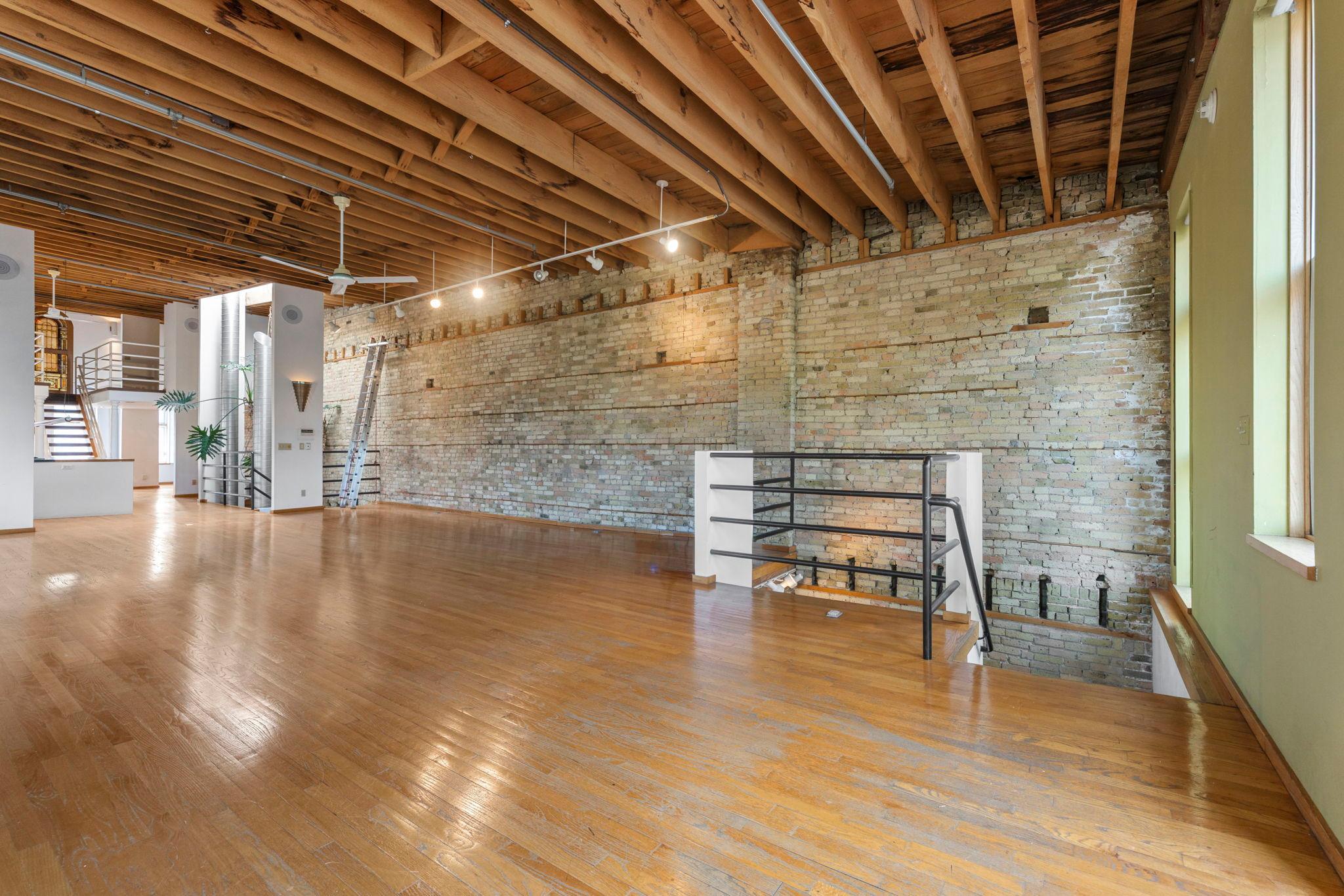 View of Residential at 213 1/2 Washington Avenue, Minneapolis MN 55401, Minneapolis (20 of 45) - Mike Wilen | Minnesota Team Real Estate