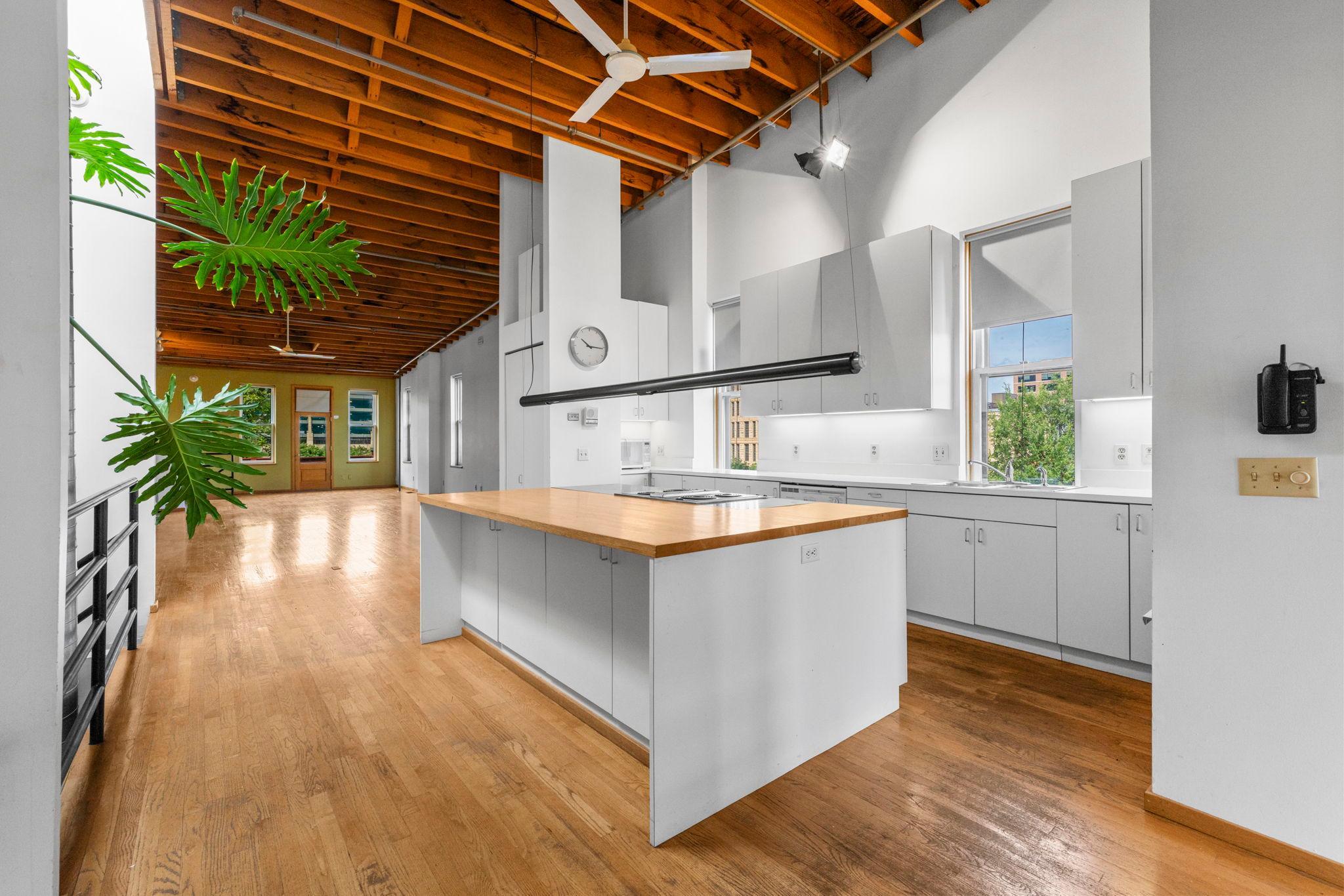 View of Residential at 213 1/2 Washington Avenue, Minneapolis MN 55401, Minneapolis (30 of 45) - Mike Wilen | Minnesota Team Real Estate