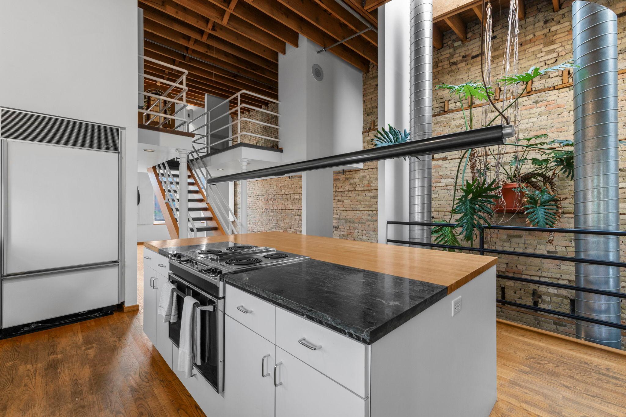View of Residential at 213 1/2 Washington Avenue, Minneapolis MN 55401, Minneapolis (31 of 45) - Mike Wilen | Minnesota Team Real Estate