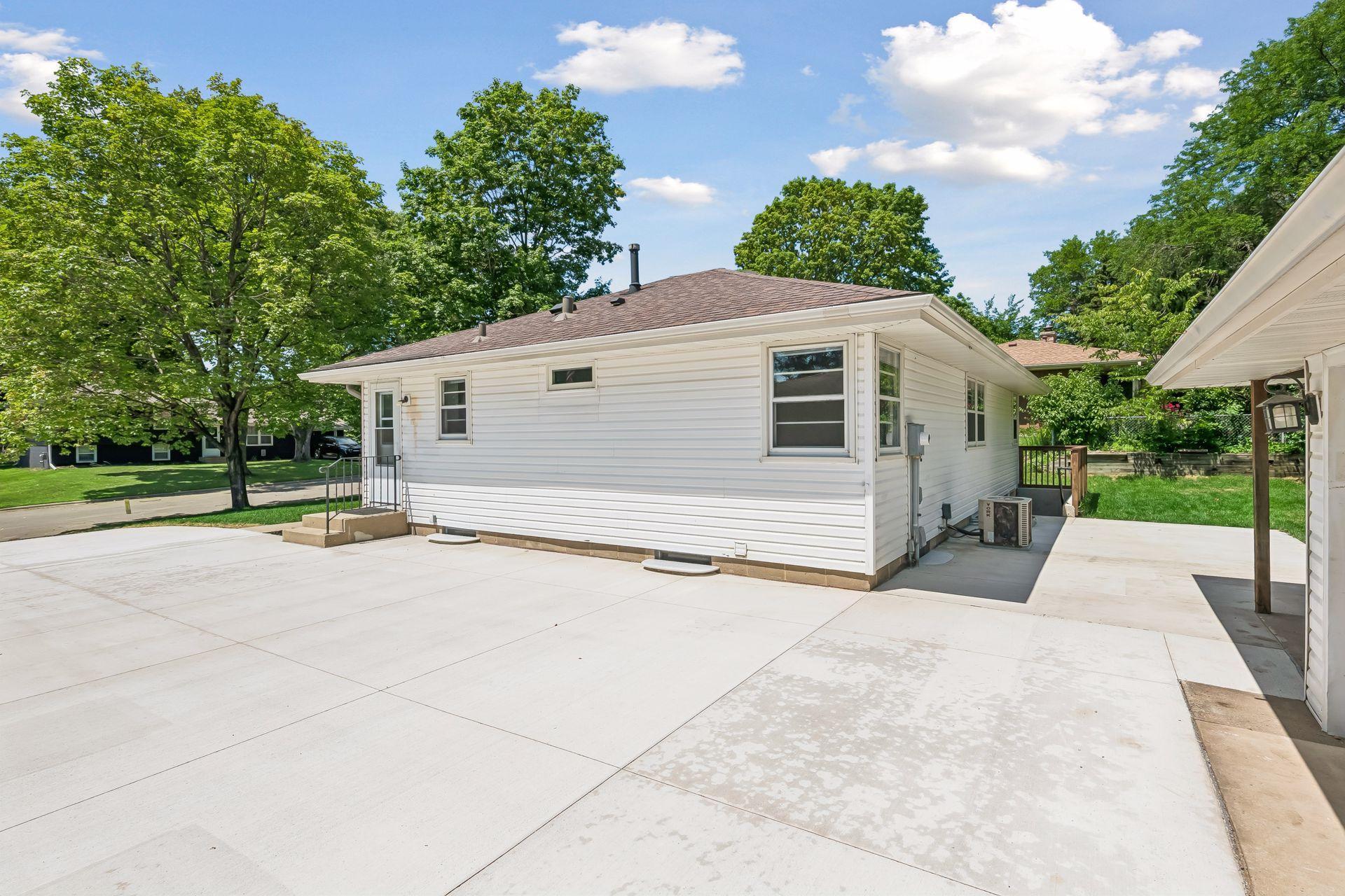 View of Residential at 8209 Beard Road, Bloomington MN 55431, Bloomington (41 of 42) - Mike Wilen | Minnesota Team Real Estate