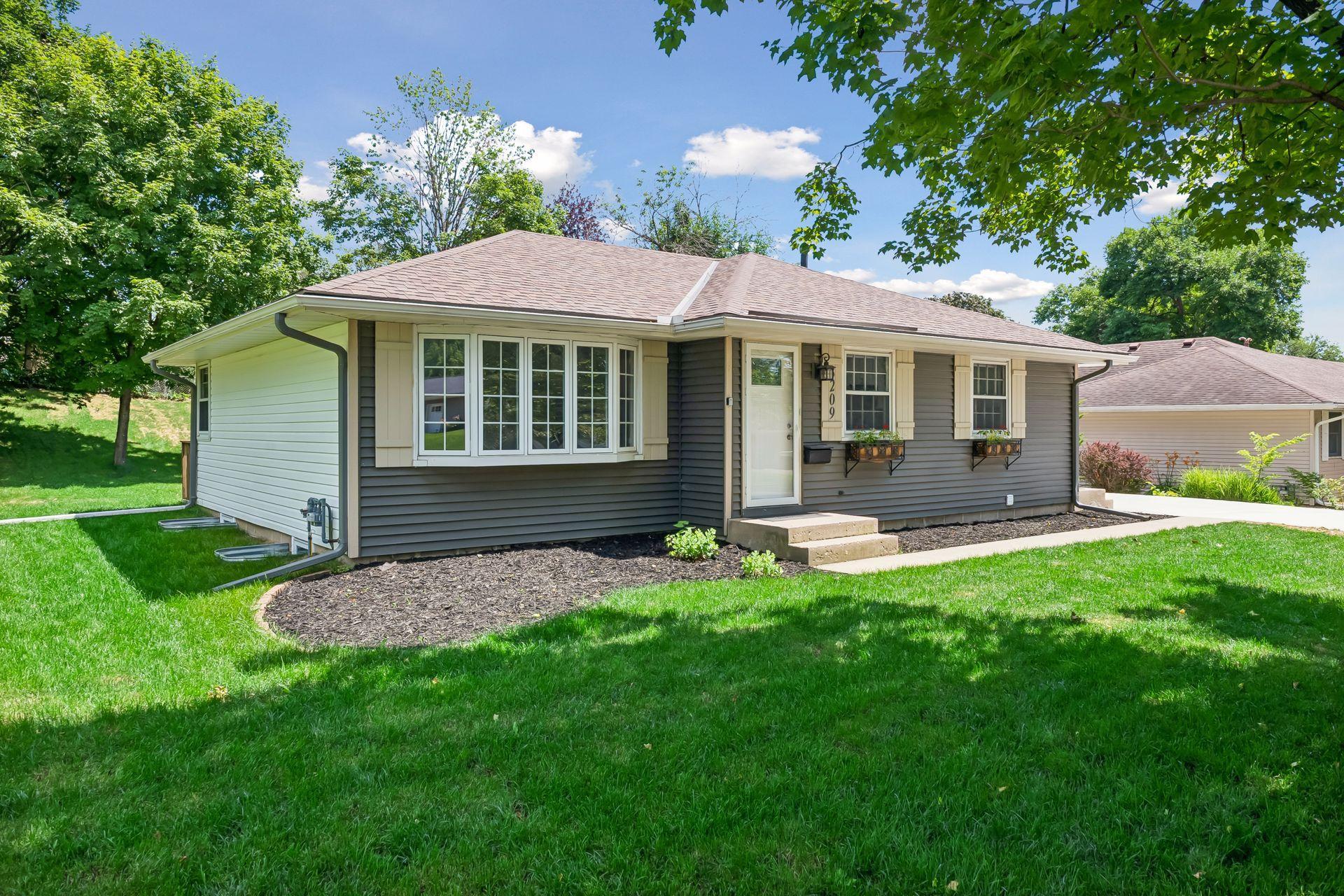 View of Residential at 8209 Beard Road, Bloomington MN 55431, Bloomington (6 of 42) - Mike Wilen | Minnesota Team Real Estate