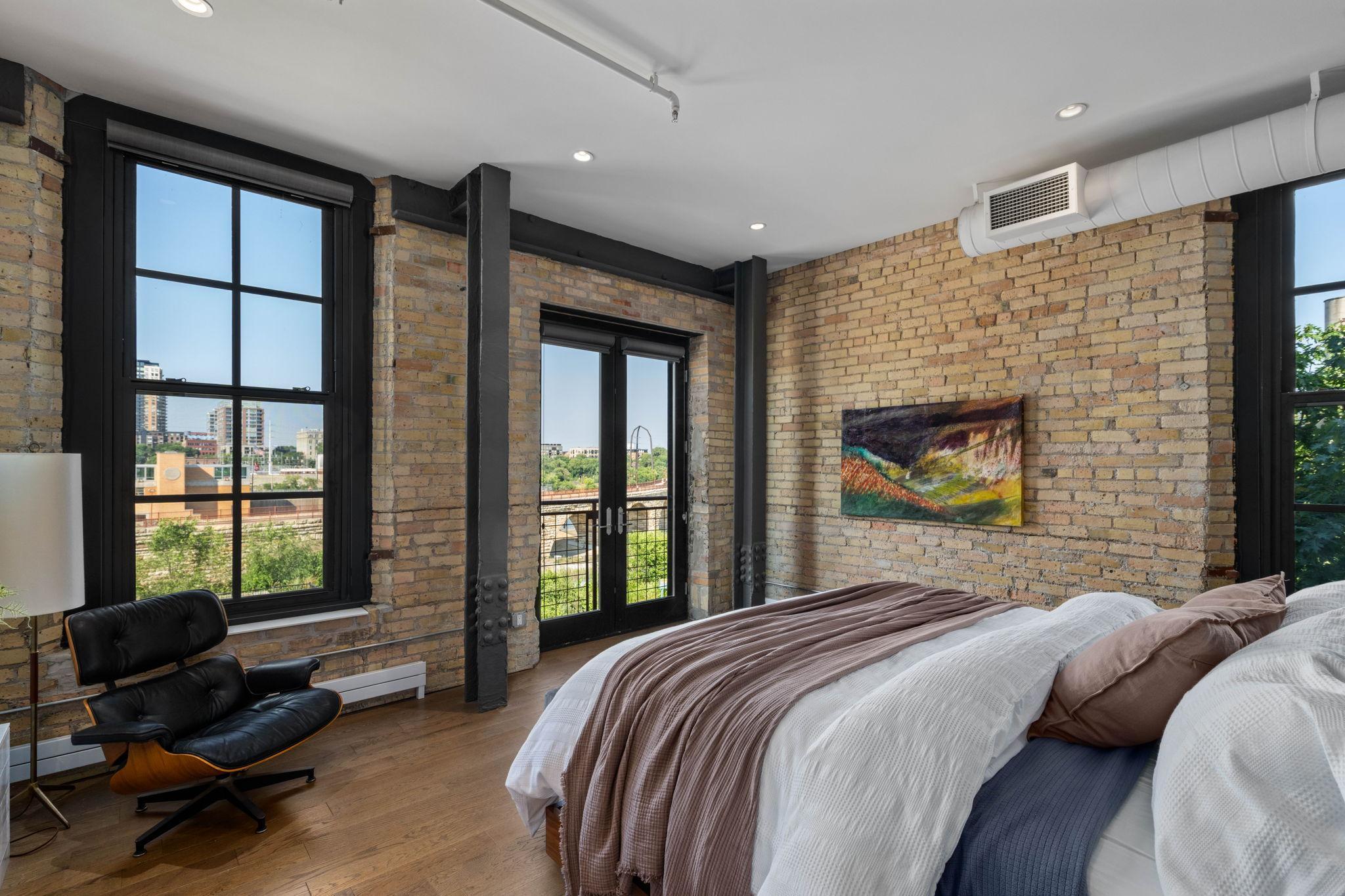 View of Residential at 117 Portland Avenue #302, Minneapolis MN 55401, Minneapolis (76 of 101) - Mike Wilen | Minnesota Team Real Estate