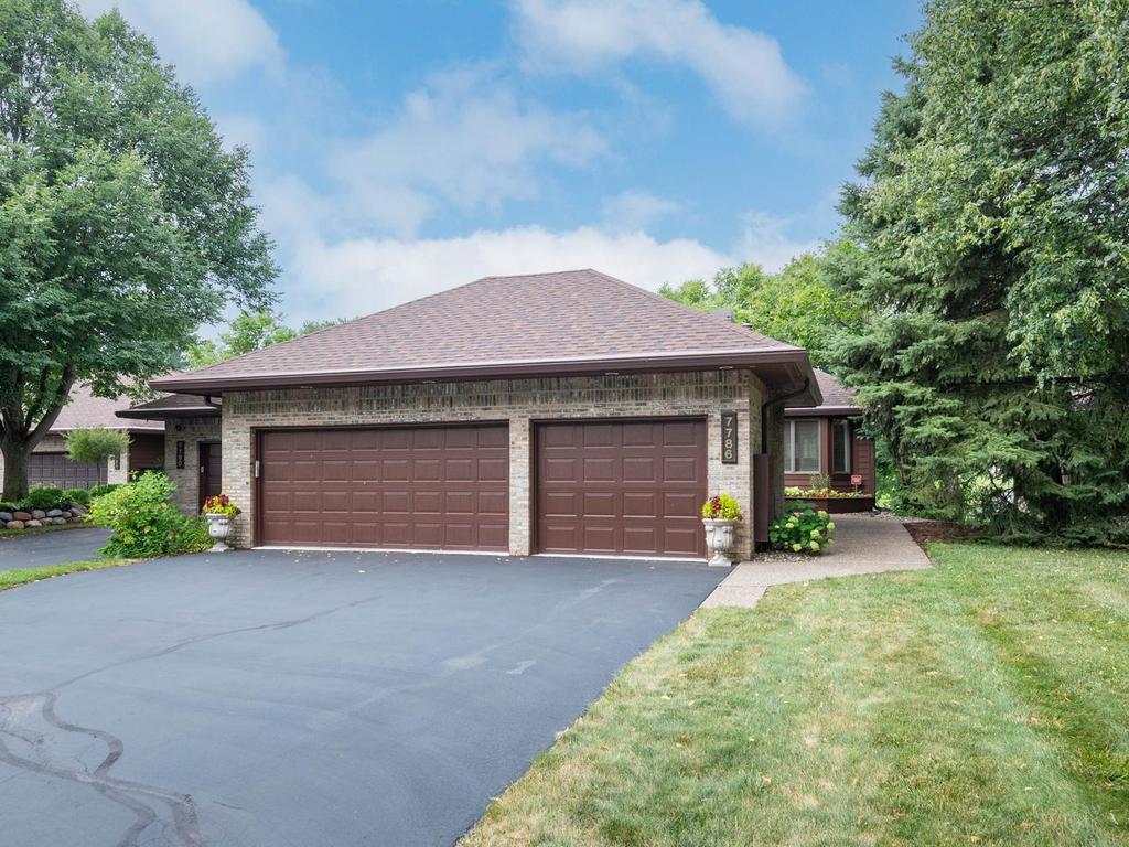View of Residential at 7786 Lochmere Terrace, Edina MN 55439, Edina (37 of 39) - Mike Wilen | Minnesota Team Real Estate