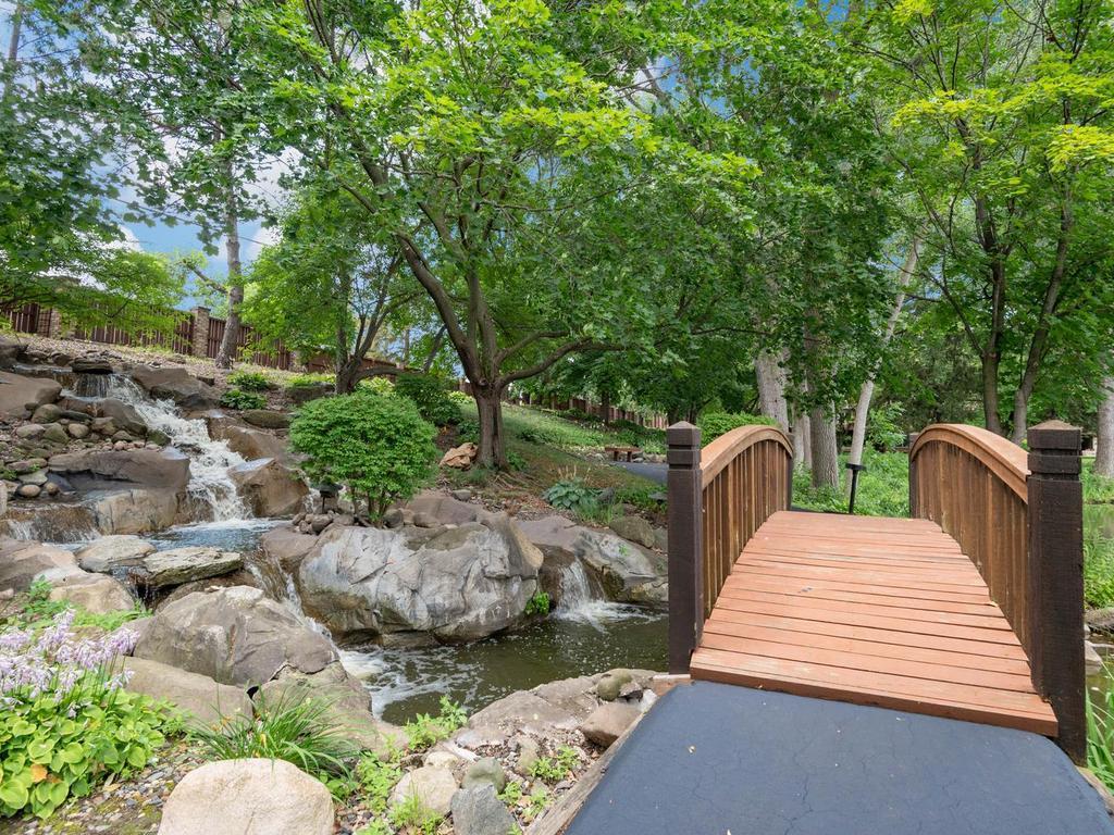 View of Residential at 7786 Lochmere Terrace, Edina MN 55439, Edina (36 of 39) - Mike Wilen | Minnesota Team Real Estate