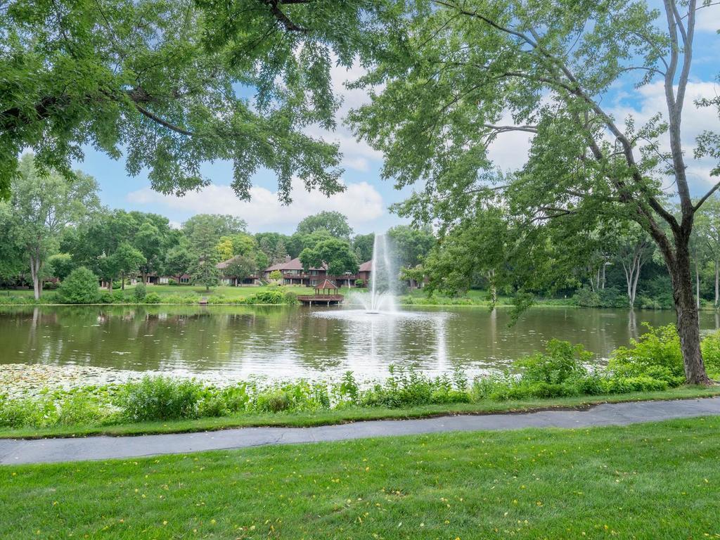 View of Residential at 7786 Lochmere Terrace, Edina MN 55439, Edina (33 of 39) - Mike Wilen | Minnesota Team Real Estate