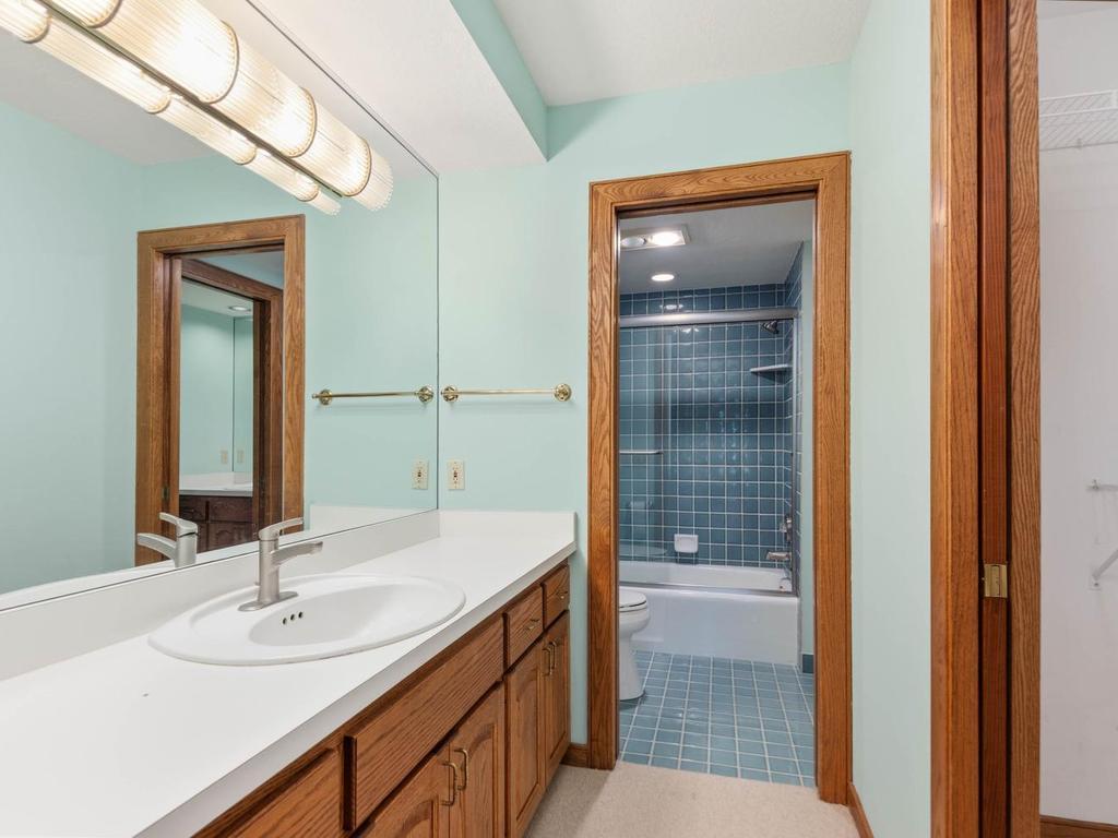 View of Residential at 7786 Lochmere Terrace, Edina MN 55439, Edina (29 of 39) - Mike Wilen | Minnesota Team Real Estate