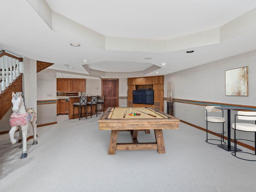 View of Residential at 7786 Lochmere Terrace, Edina MN 55439, Edina (25 of 39) - Mike Wilen | Minnesota Team Real Estate