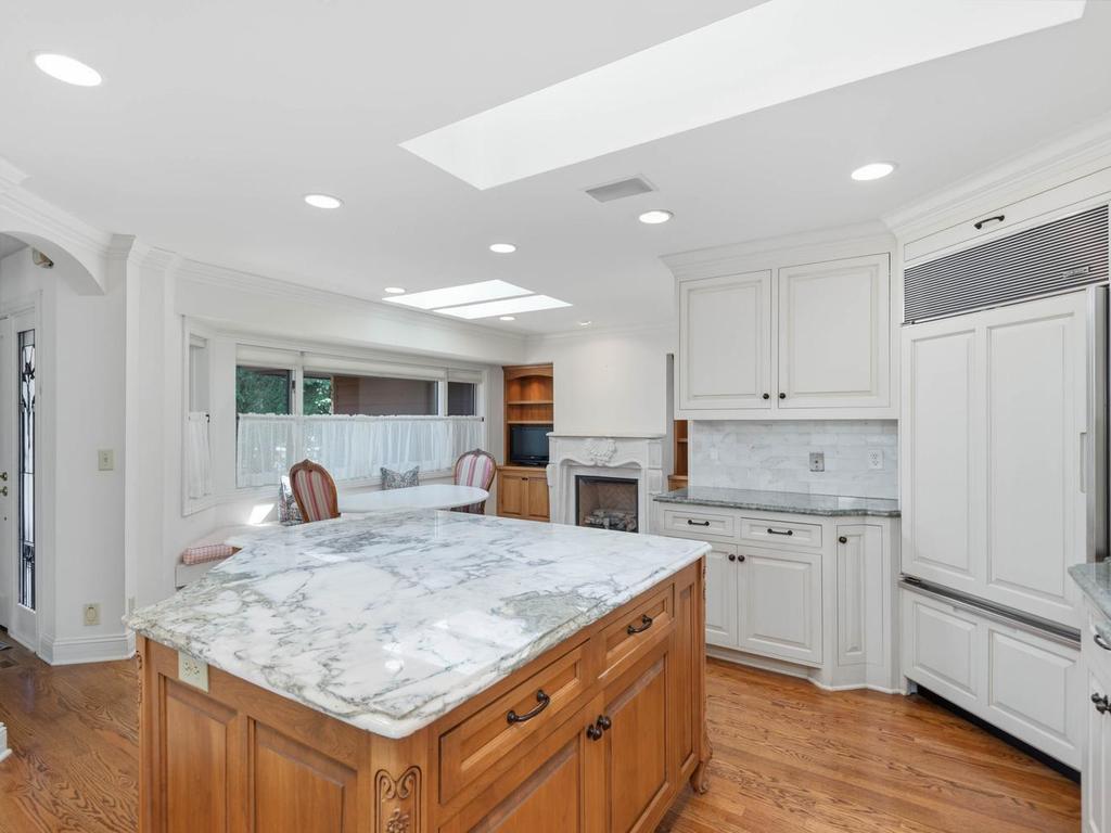 View of Residential at 7786 Lochmere Terrace, Edina MN 55439, Edina (16 of 39) - Mike Wilen | Minnesota Team Real Estate