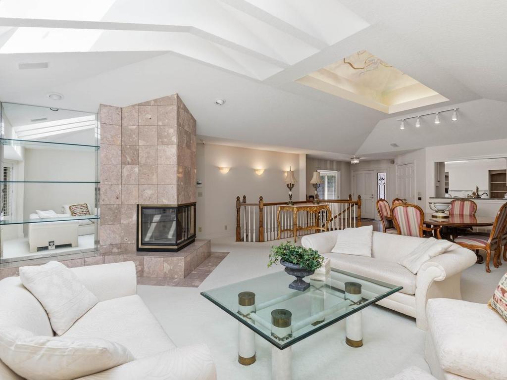 View of Residential at 7786 Lochmere Terrace, Edina MN 55439, Edina (10 of 39) - Mike Wilen | Minnesota Team Real Estate