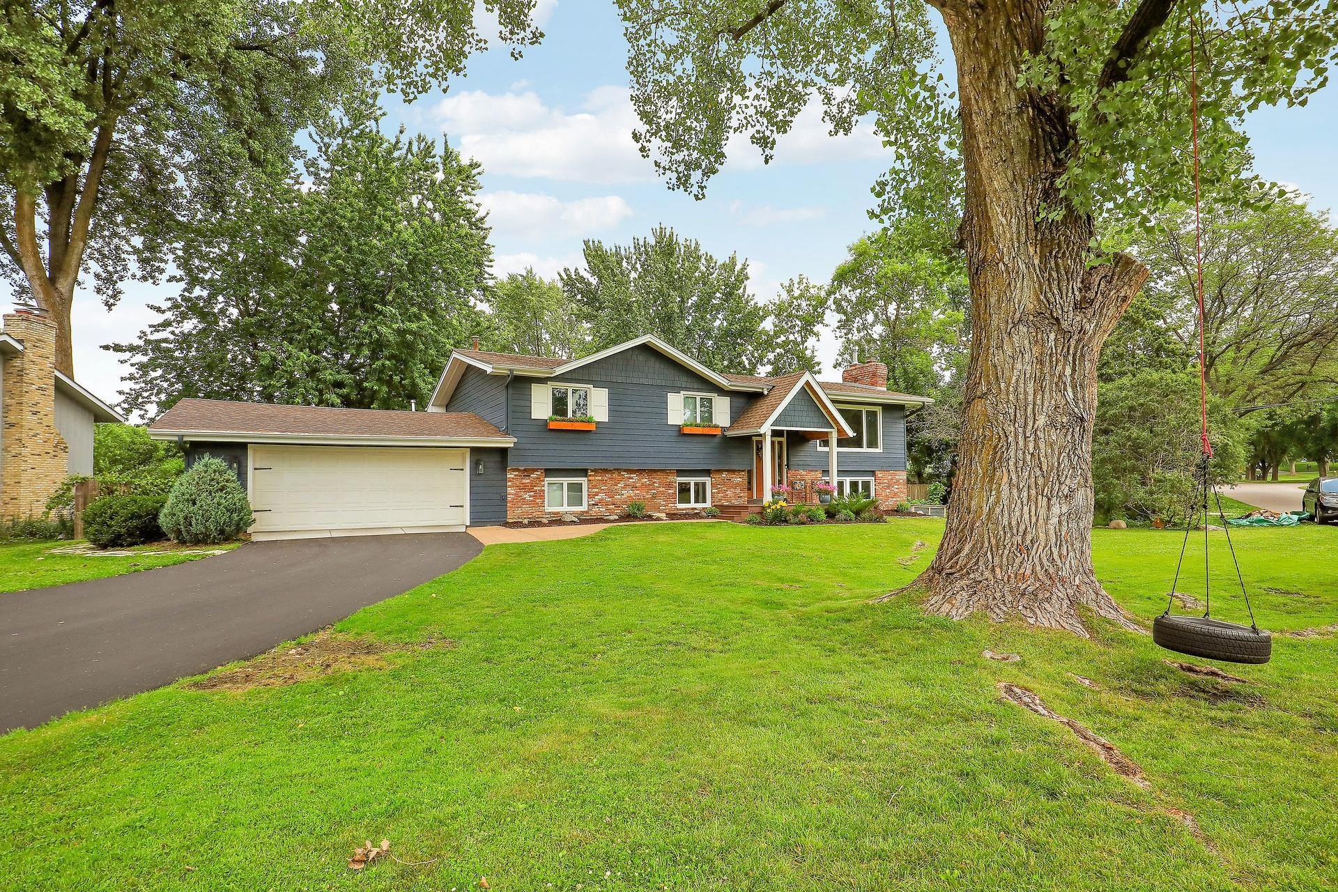 View of Residential at 193 Ridgeview Drive, Wayzata MN 55391, Wayzata (43 of 45) - Mike Wilen | Minnesota Team Real Estate