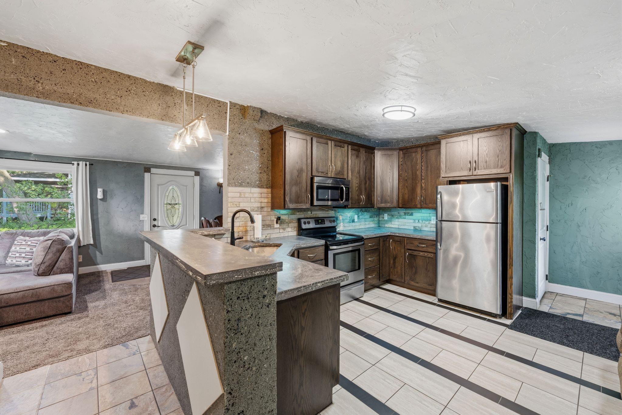 View of Residential at 1231 Hewitt Avenue, Saint Paul MN 55104, Saint Paul (3 of 35) - Mike Wilen | Minnesota Team Real Estate