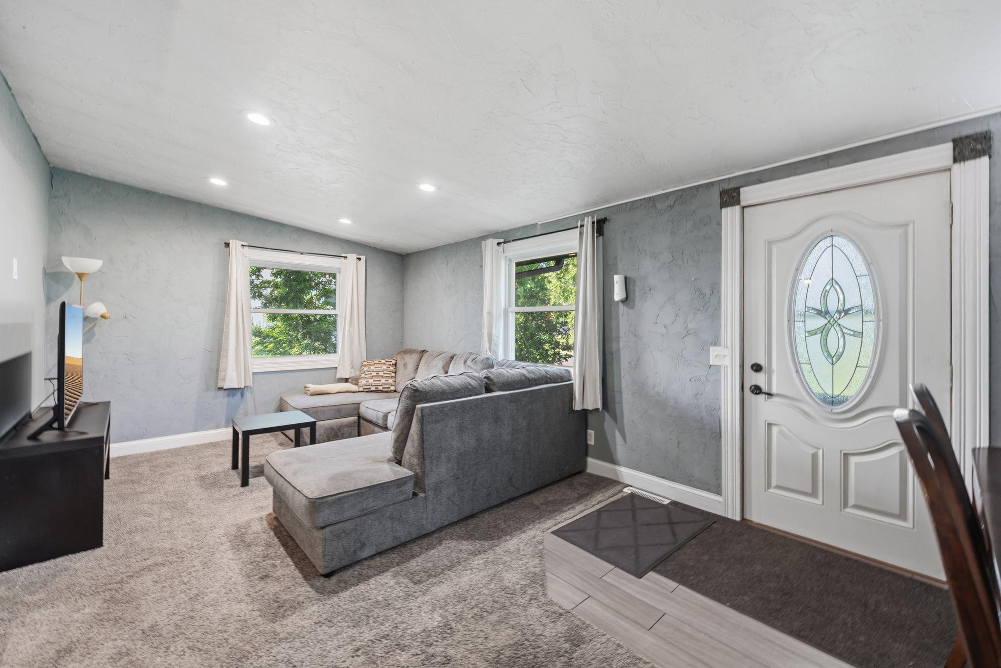 View of Residential at 1231 Hewitt Avenue, Saint Paul MN 55104, Saint Paul (7 of 35) - Mike Wilen | Minnesota Team Real Estate