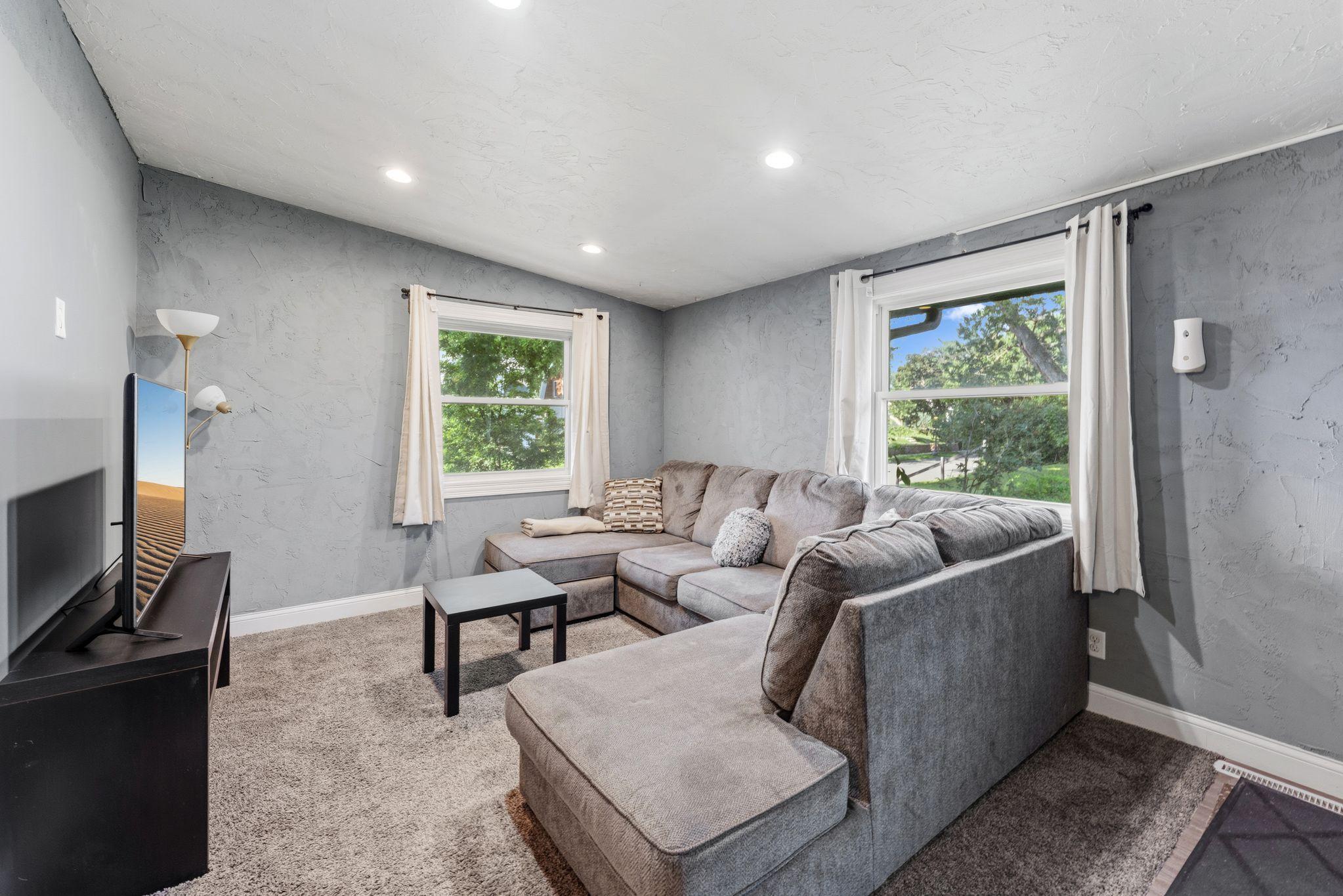 View of Residential at 1231 Hewitt Avenue, Saint Paul MN 55104, Saint Paul (6 of 35) - Mike Wilen | Minnesota Team Real Estate